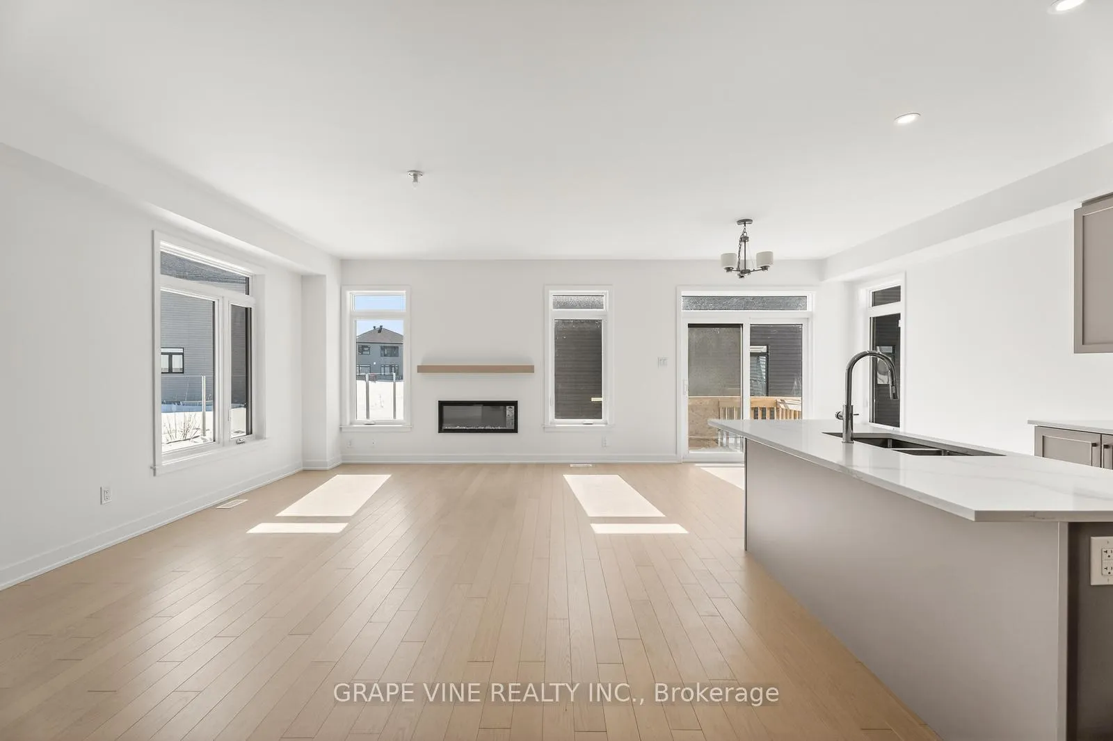 Photo 11 of 543 Tahoe Heights, Ottawa, Leitrim — HOMEH