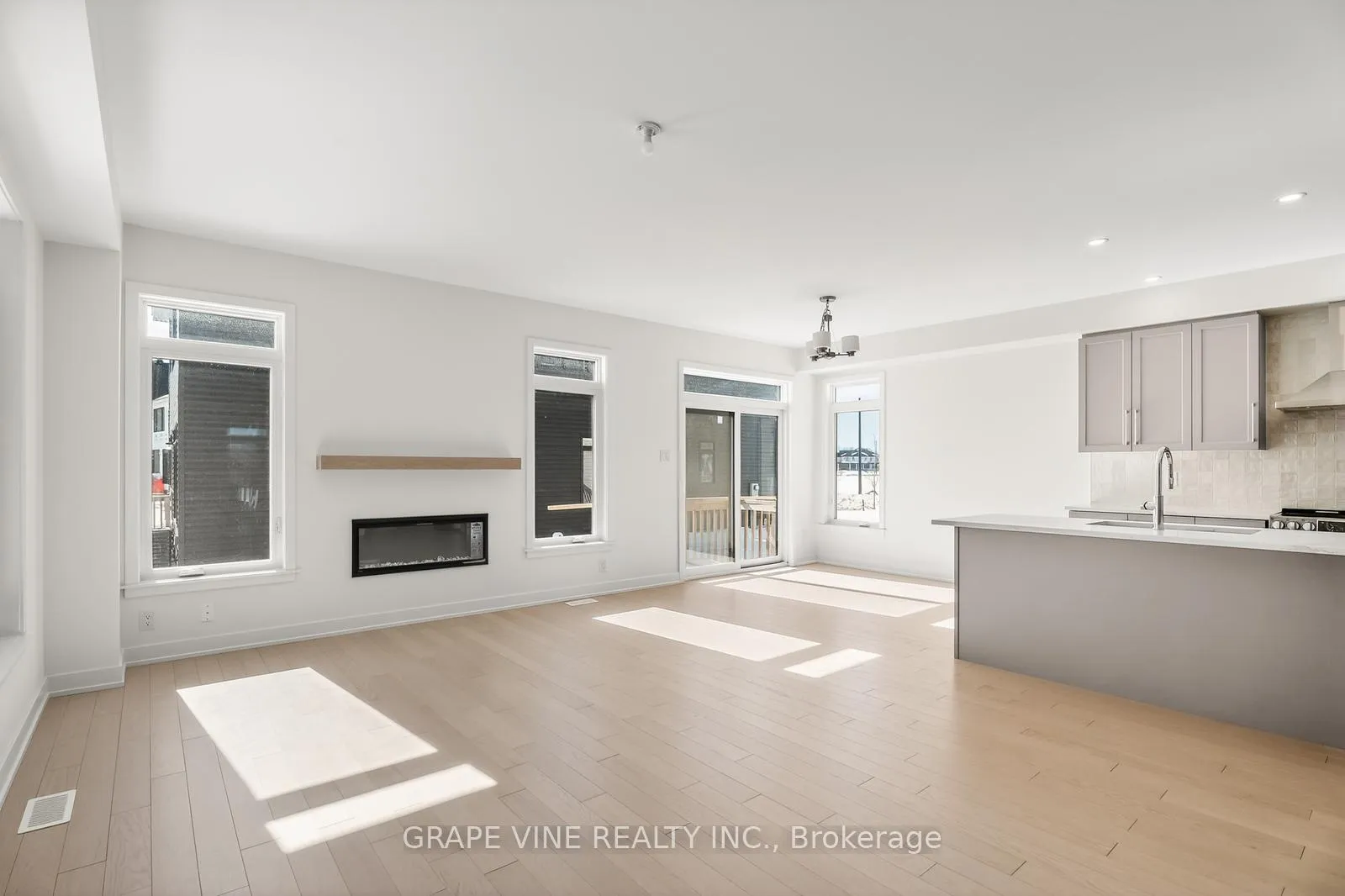 Photo 12 of 543 Tahoe Heights, Ottawa, Leitrim — HOMEH