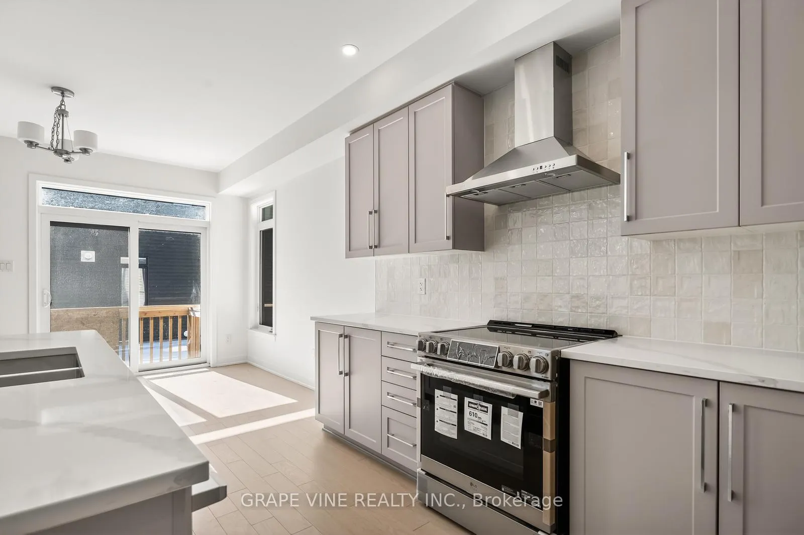 Photo 15 of 543 Tahoe Heights, Ottawa, Leitrim — HOMEH