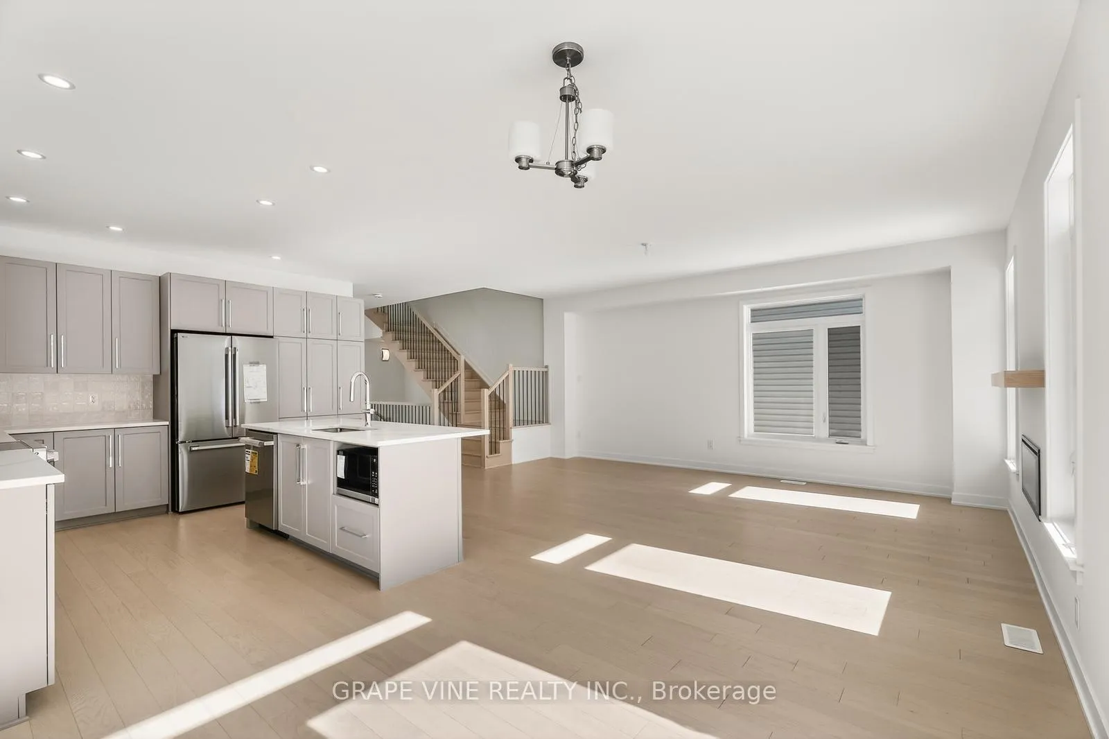 Photo 19 of 543 Tahoe Heights, Ottawa, Leitrim — HOMEH