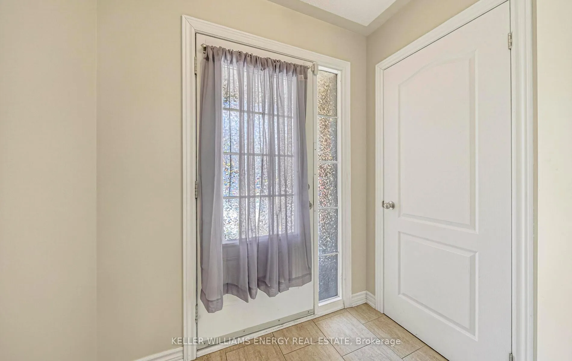 Photo 8 of Unit 5, 715 Grandview Street, Oshawa, Pinecrest — HOMEH