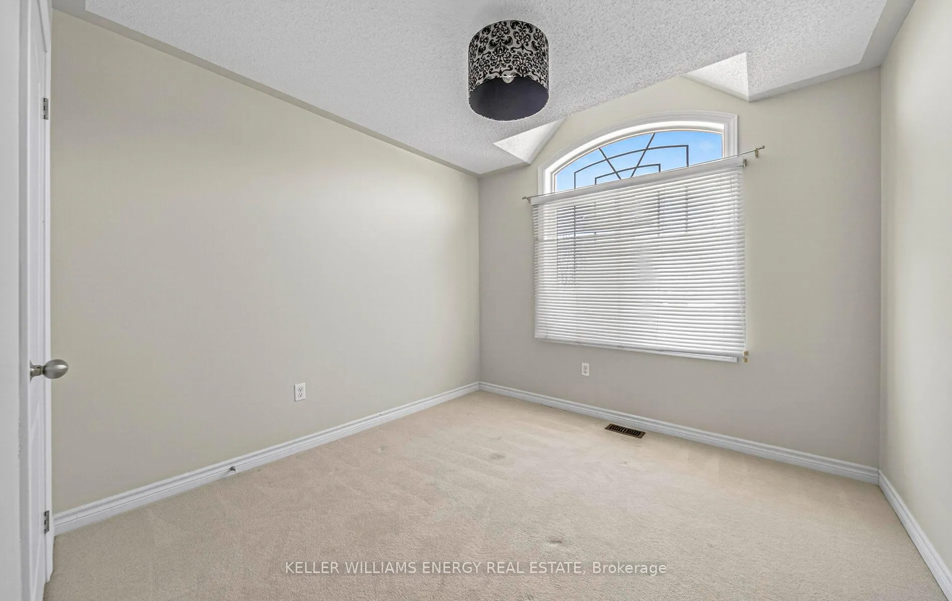 Photo 28 of Unit 5, 715 Grandview Street, Oshawa, Pinecrest — HOMEH