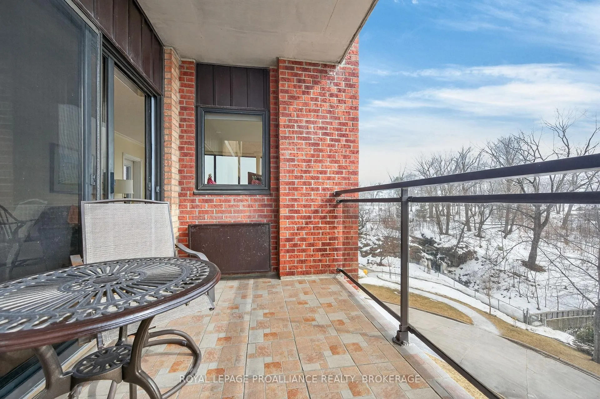 Photo 18 of Unit 404, 1000 King Street W, Kingston, Central City West — HOMEH