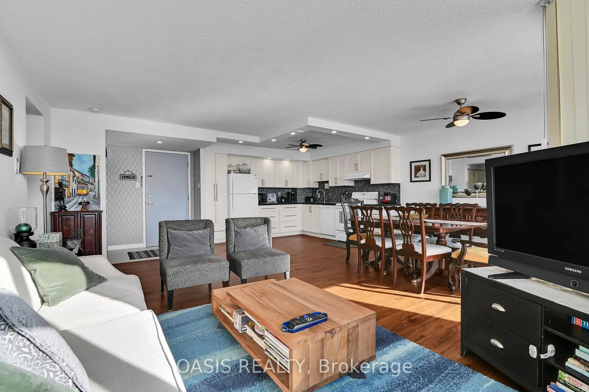 Photo 8 of Unit 1108, 2760 Carousel Crescent, Ottawa, Emerald Woods/Sawmill Creek — HOMEH