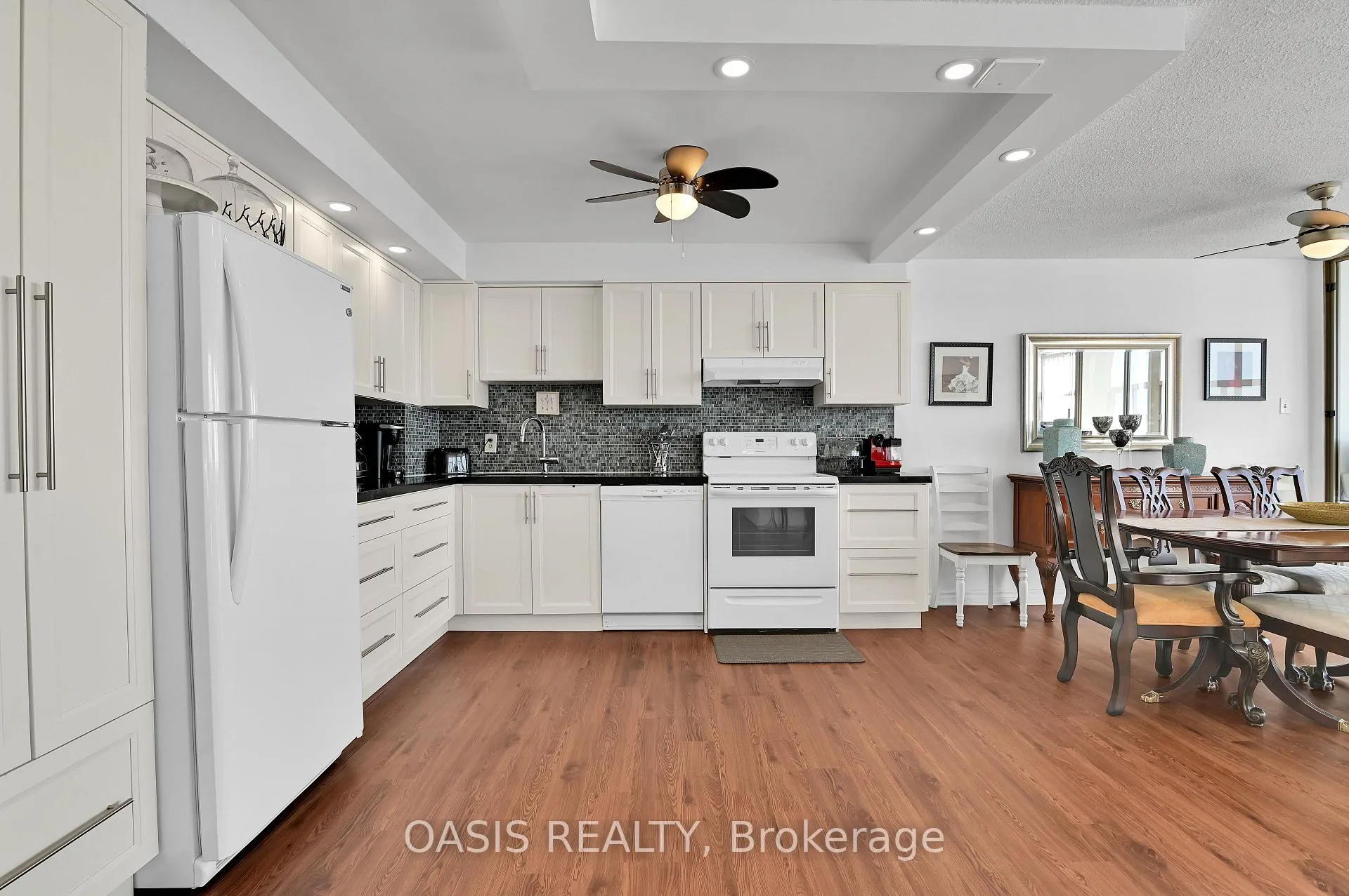 Photo 9 of Unit 1108, 2760 Carousel Crescent, Ottawa, Emerald Woods/Sawmill Creek — HOMEH