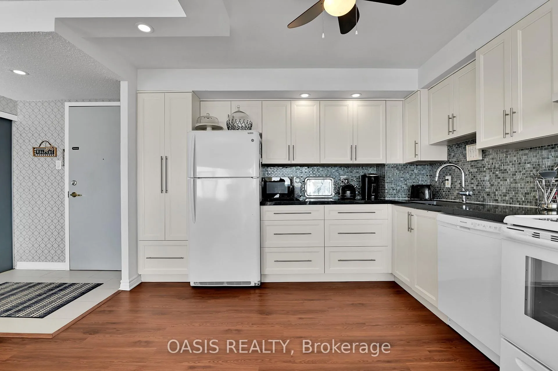 Photo 11 of Unit 1108, 2760 Carousel Crescent, Ottawa, Emerald Woods/Sawmill Creek — HOMEH