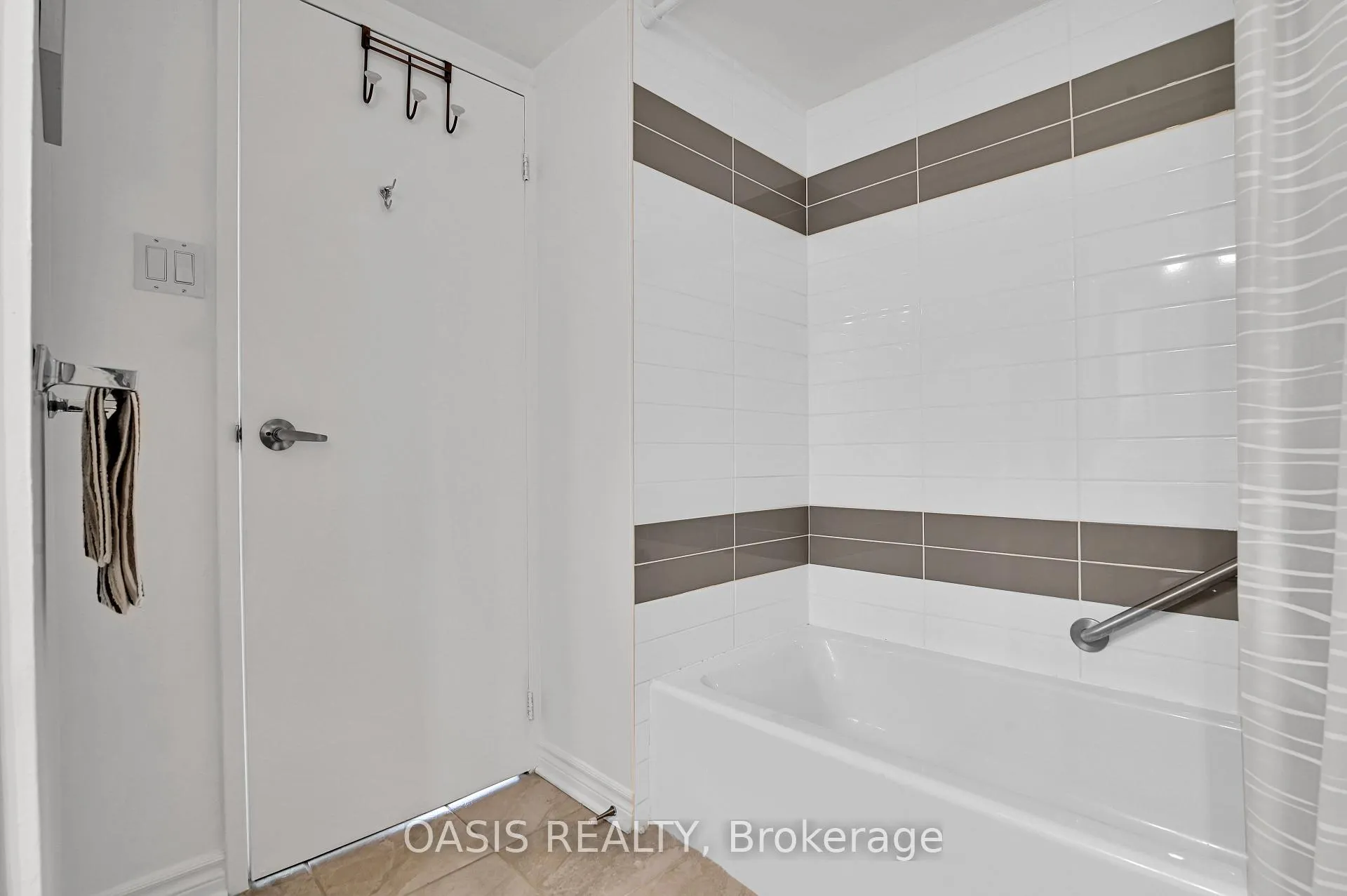 Photo 21 of Unit 1108, 2760 Carousel Crescent, Ottawa, Emerald Woods/Sawmill Creek — HOMEH