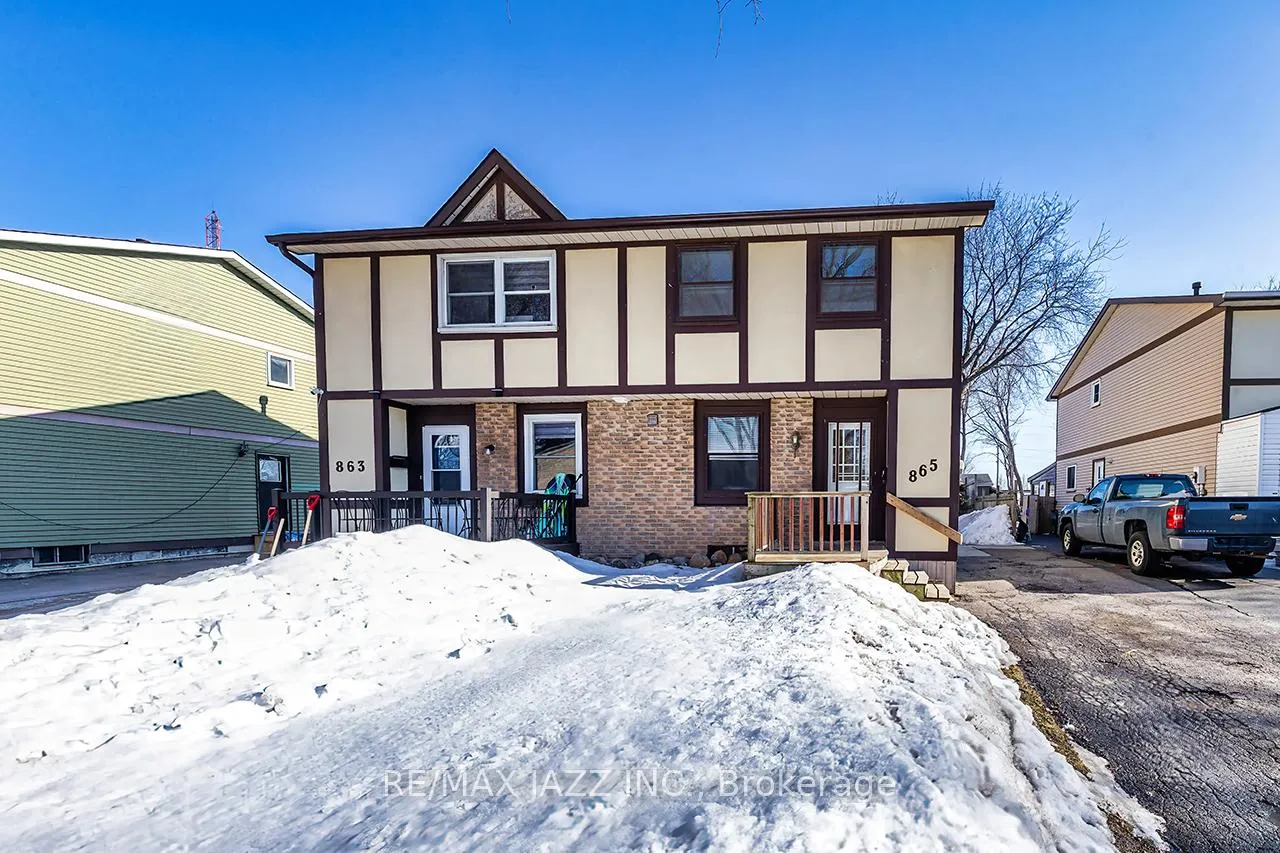 Front of 865 Derry Court