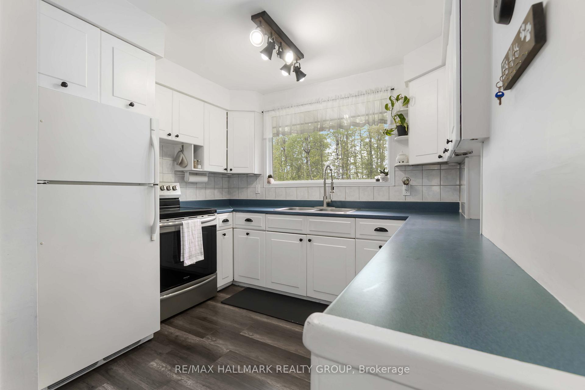Photo 13 of 2088 Burnstown Road, McNab/Braeside, Mcnab/Braeside Twps — HOMEH