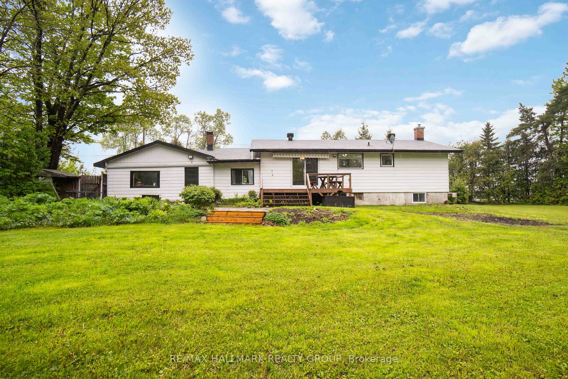 Photo 32 of 2088 Burnstown Road, McNab/Braeside, Mcnab/Braeside Twps — HOMEH