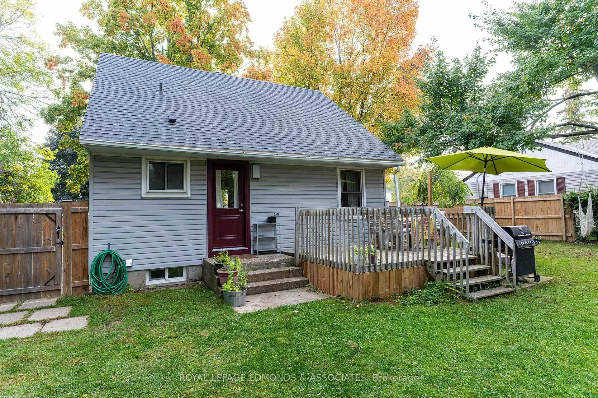 Photo 4 of 566 Elizabeth Street, Pembroke — HOMEH