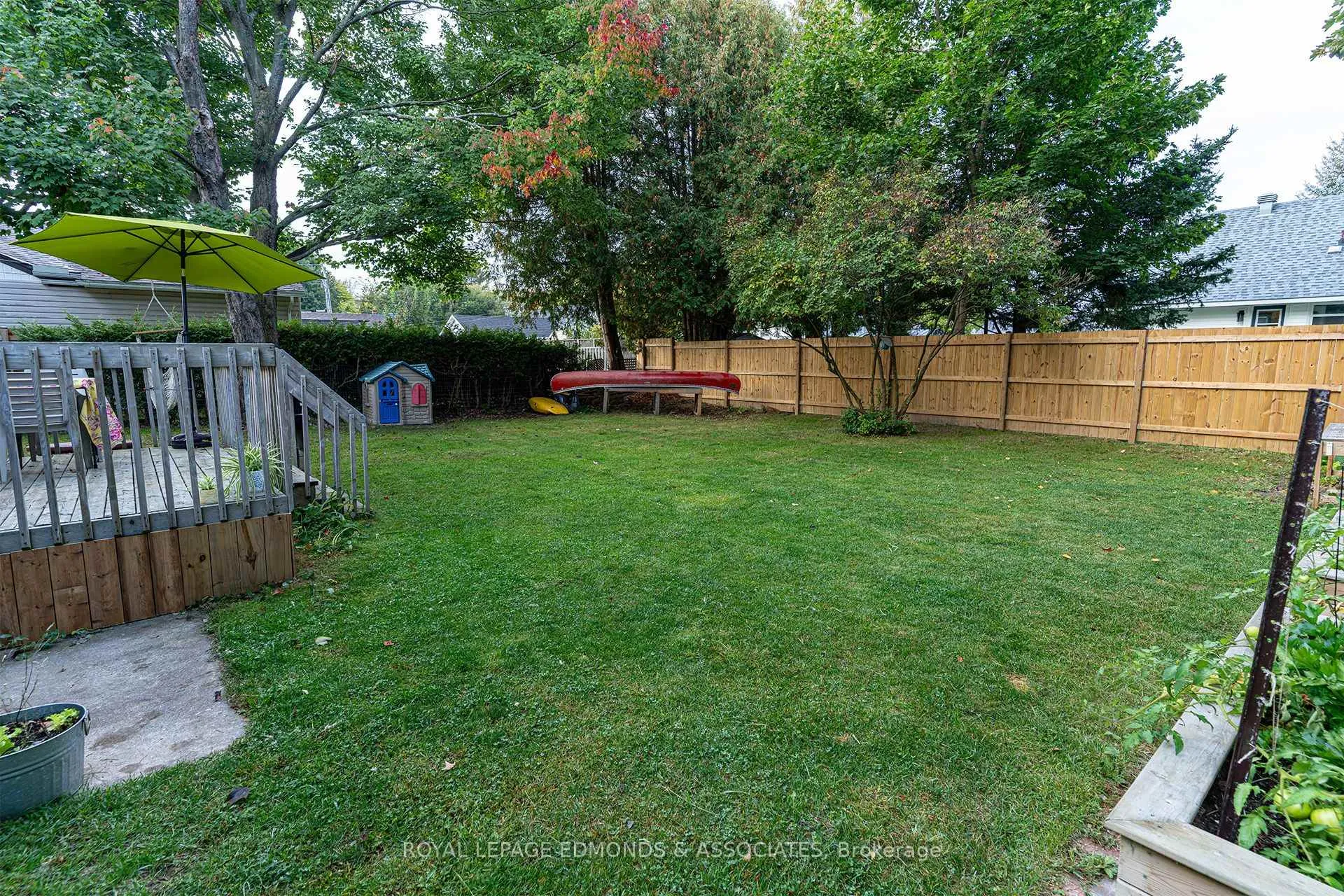 Photo 5 of 566 Elizabeth Street, Pembroke — HOMEH