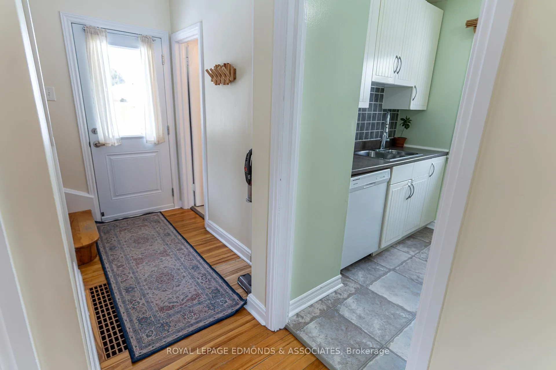 Photo 16 of 566 Elizabeth Street, Pembroke — HOMEH