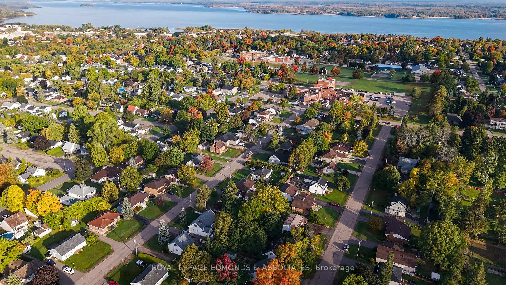 Photo 32 of 566 Elizabeth Street, Pembroke — HOMEH
