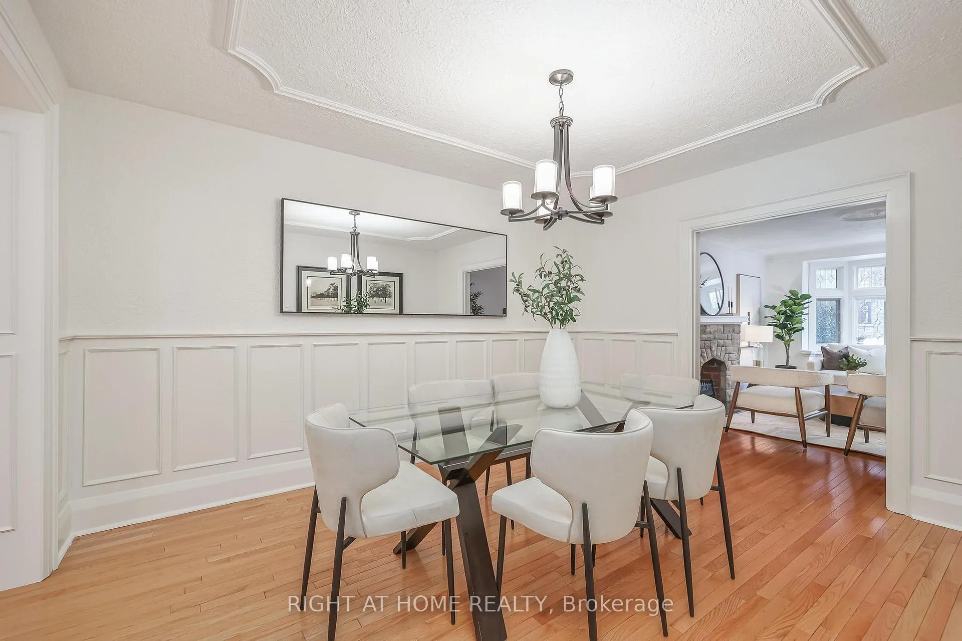 Photo 5 of 25 Fleming Crescent, Toronto, Leaside — HOMEH