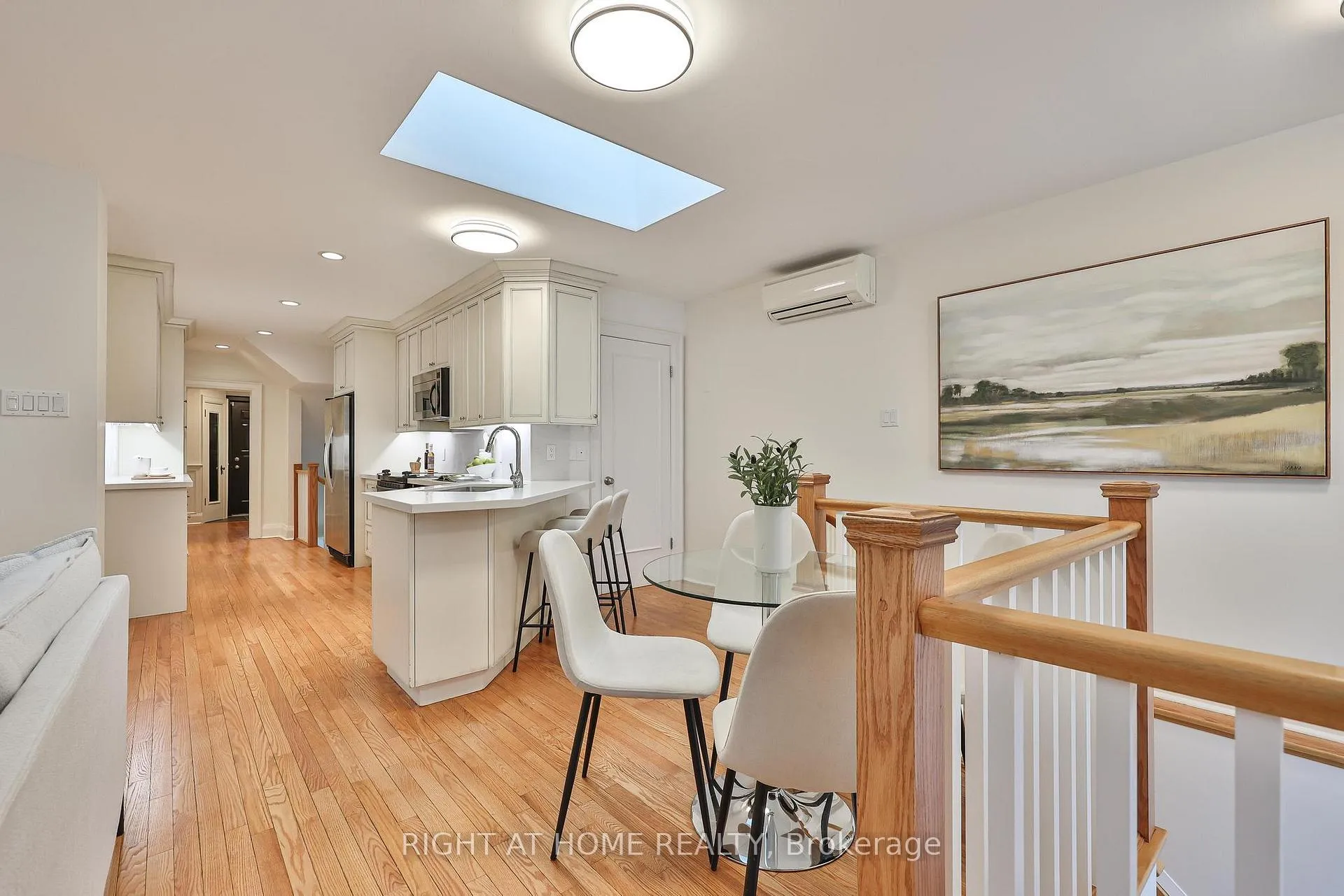 Photo 12 of 25 Fleming Crescent, Toronto, Leaside — HOMEH