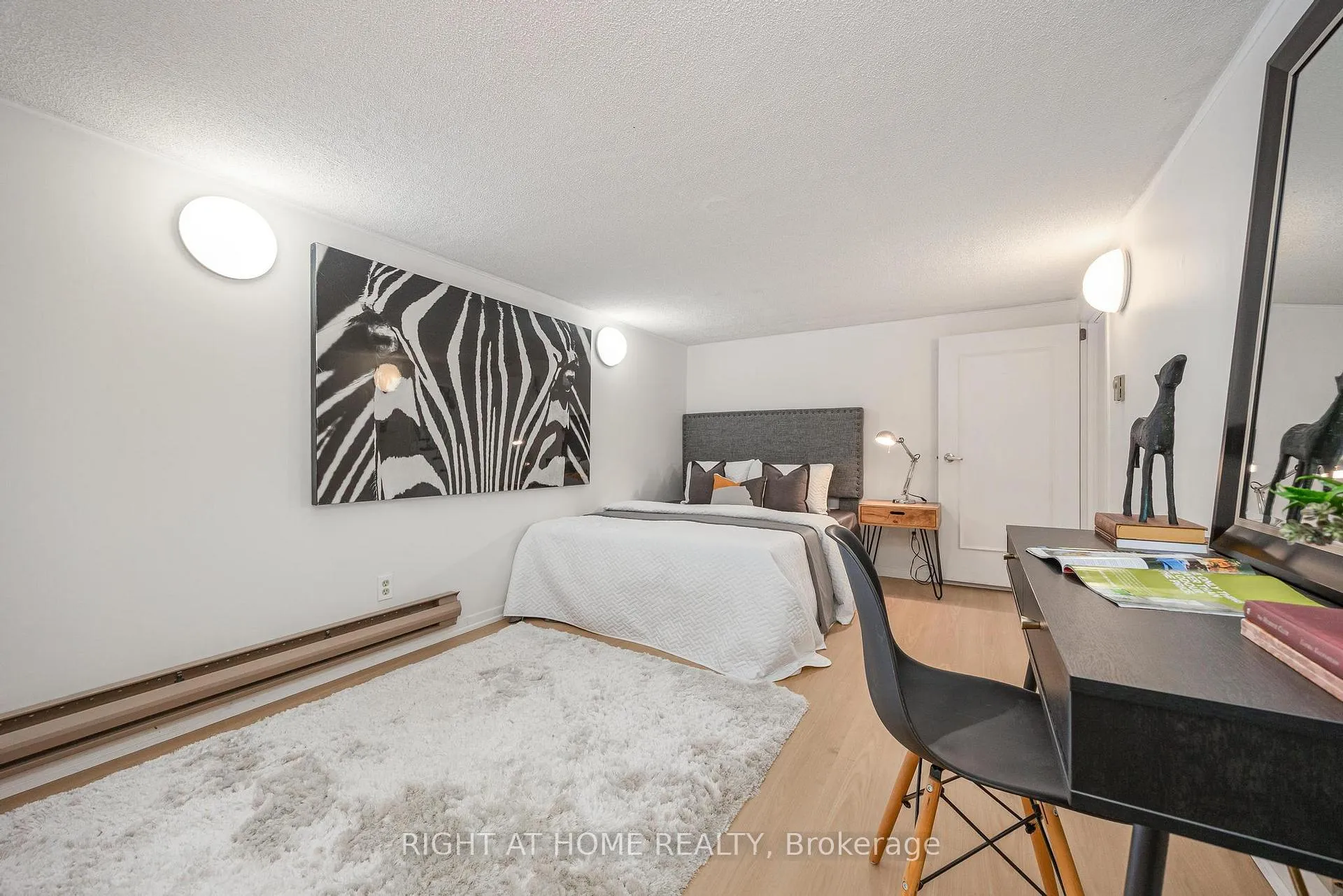 Photo 26 of 25 Fleming Crescent, Toronto, Leaside — HOMEH