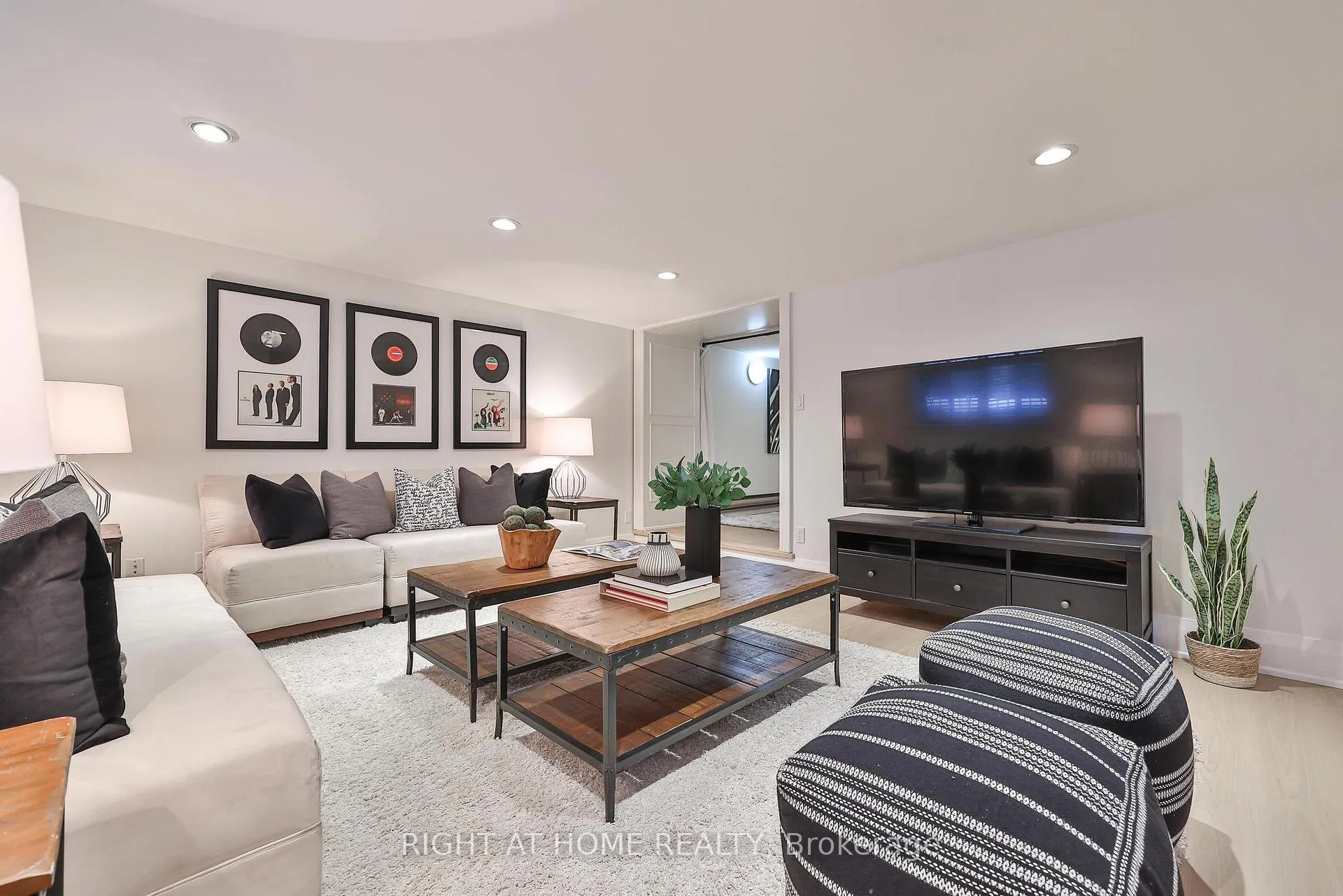 Photo 31 of 25 Fleming Crescent, Toronto, Leaside — HOMEH