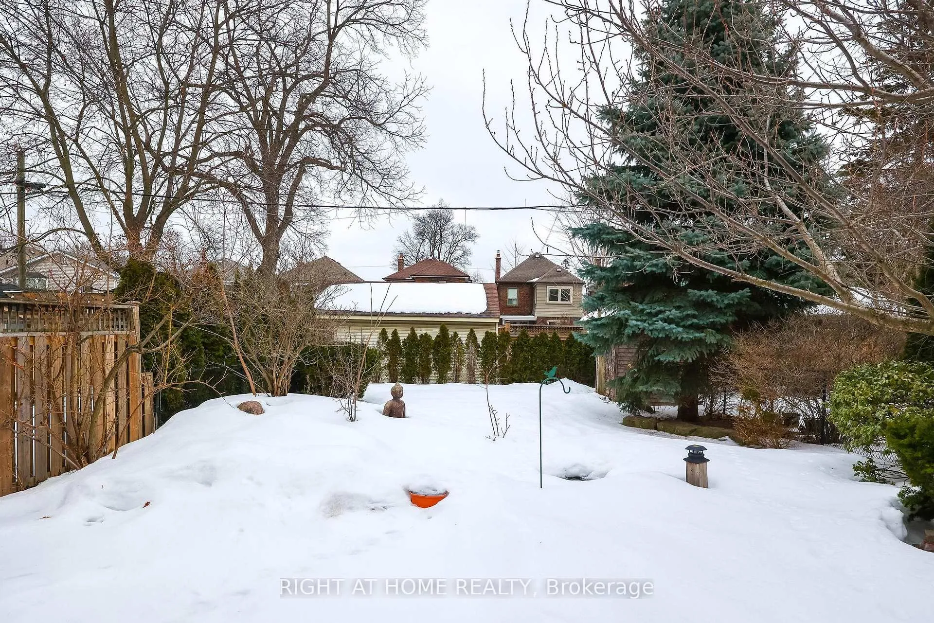 Photo 36 of 25 Fleming Crescent, Toronto, Leaside — HOMEH