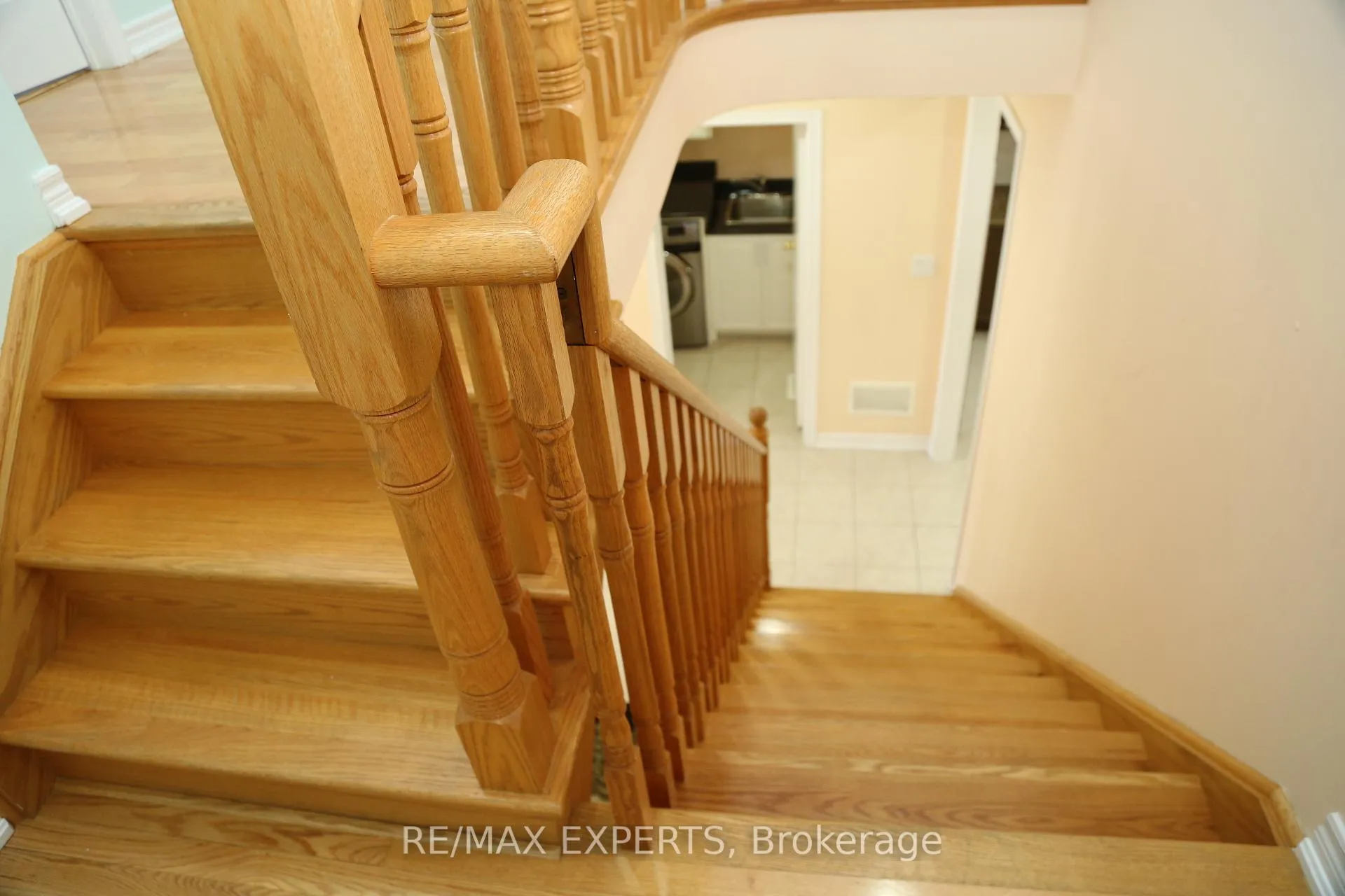 Photo 19 of 18 Mission Ridge Trail, Brampton, Bram East — HOMEH