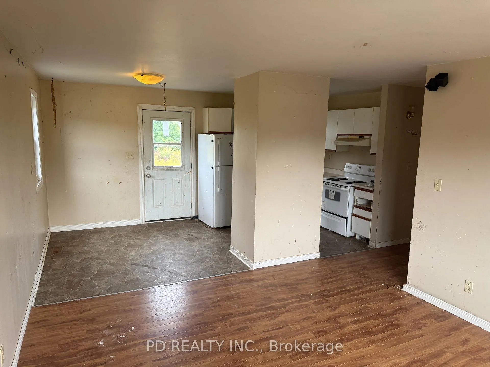 Photo 6 of 1251 Brock Road, Frontenac, Frontenac Centre — HOMEH
