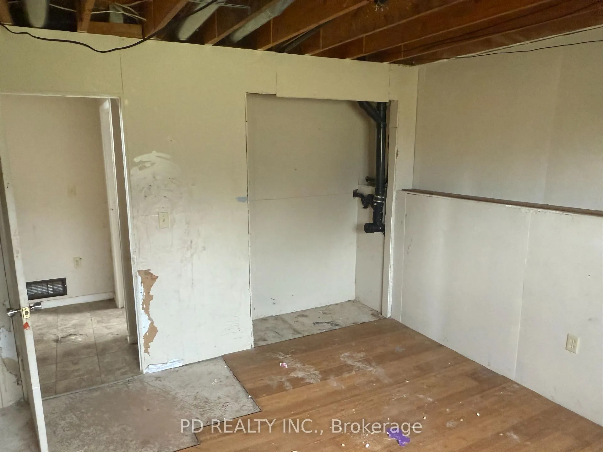 Photo 21 of 1251 Brock Road, Frontenac, Frontenac Centre — HOMEH