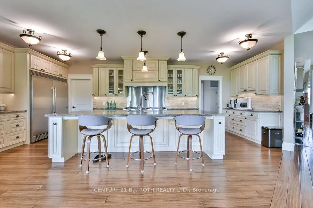 Photo 14 of 19 Reid's Ridge, Oro-Medonte, Moonstone — HOMEH