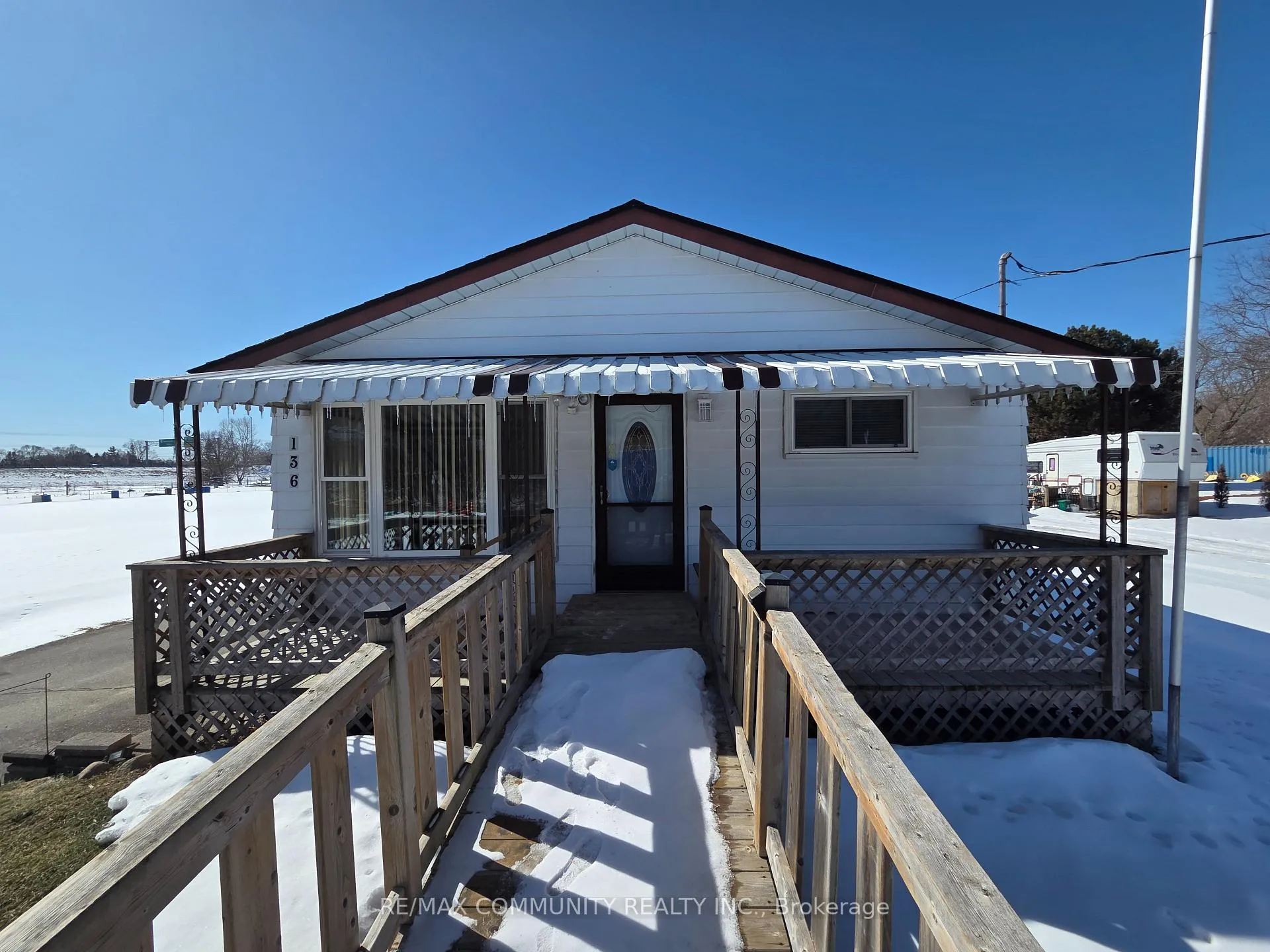 Photo 2 of 136 Wharf Street, Clarington, Bowmanville — HOMEH