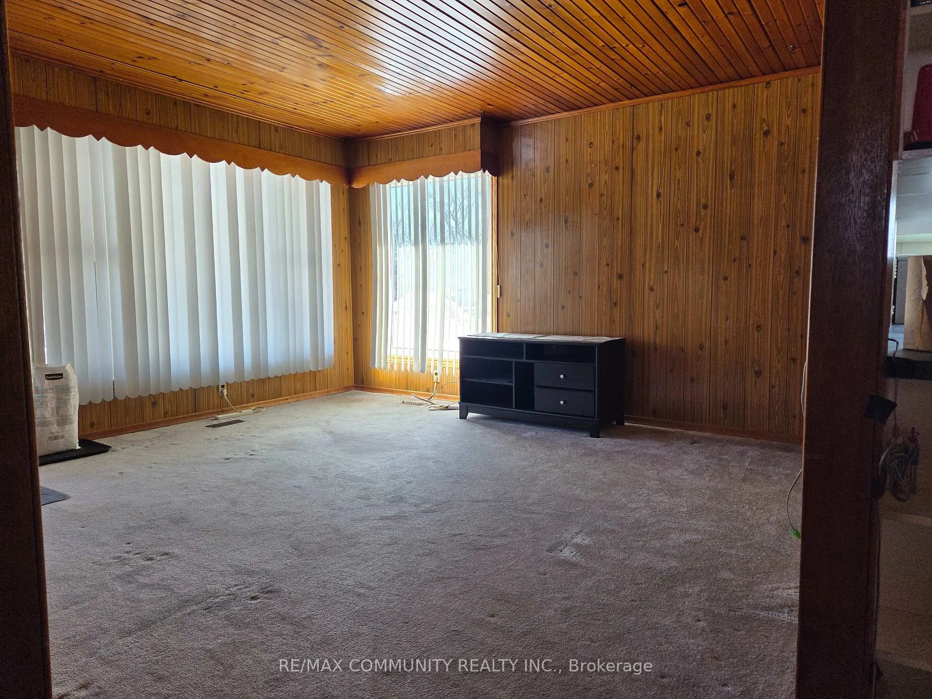 Photo 4 of 136 Wharf Street, Clarington, Bowmanville — HOMEH