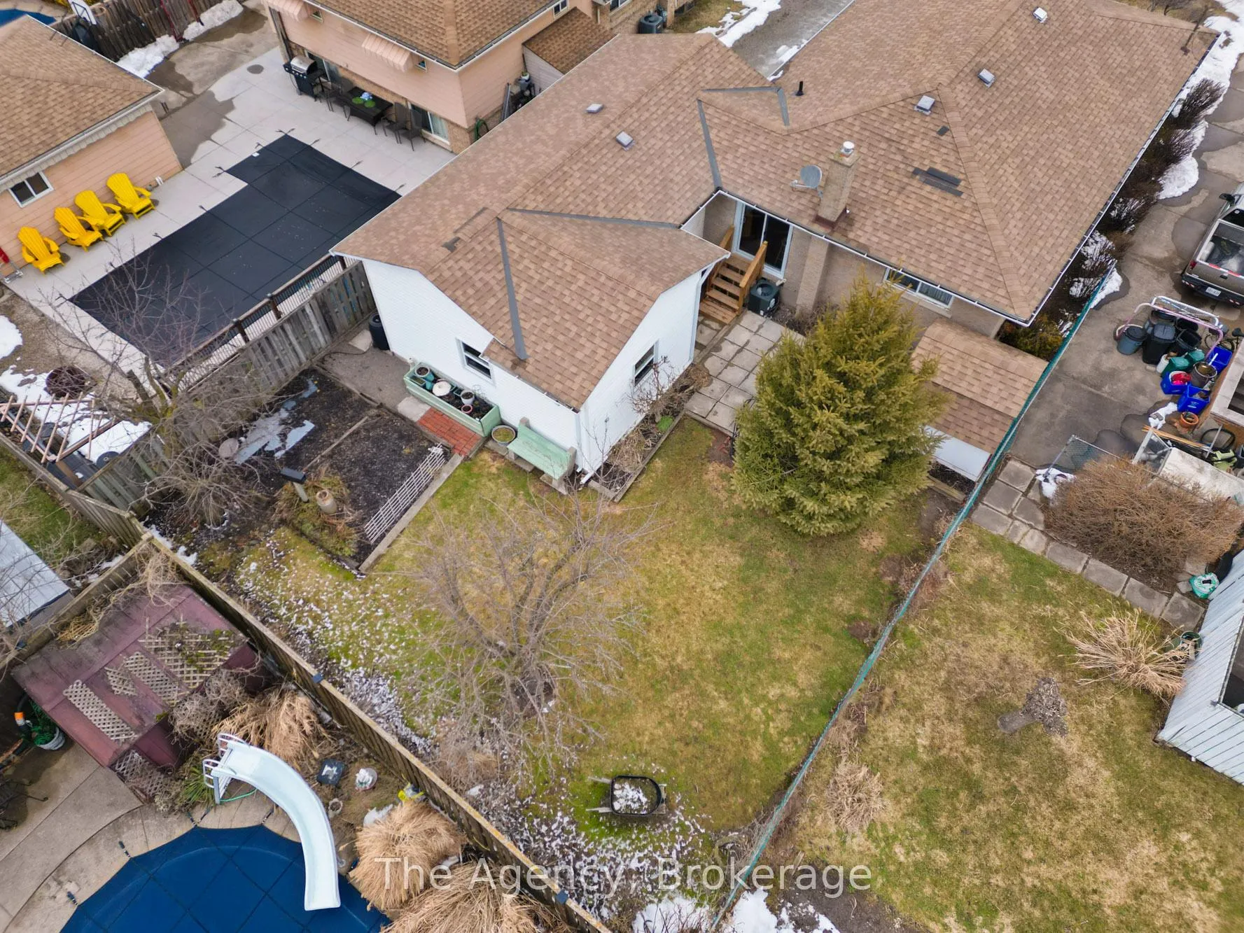 Photo 4 of 20 Brackencrest Road, St. Catharines, Secord Woods — HOMEH