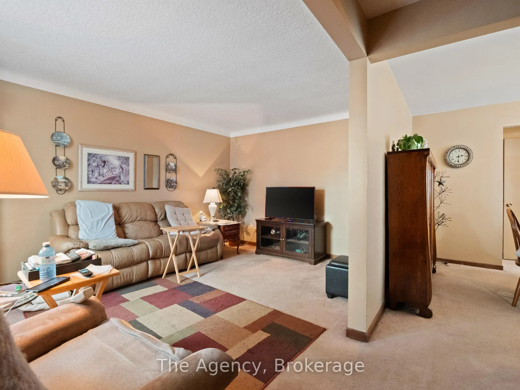 Photo 5 of 20 Brackencrest Road, St. Catharines, Secord Woods — HOMEH