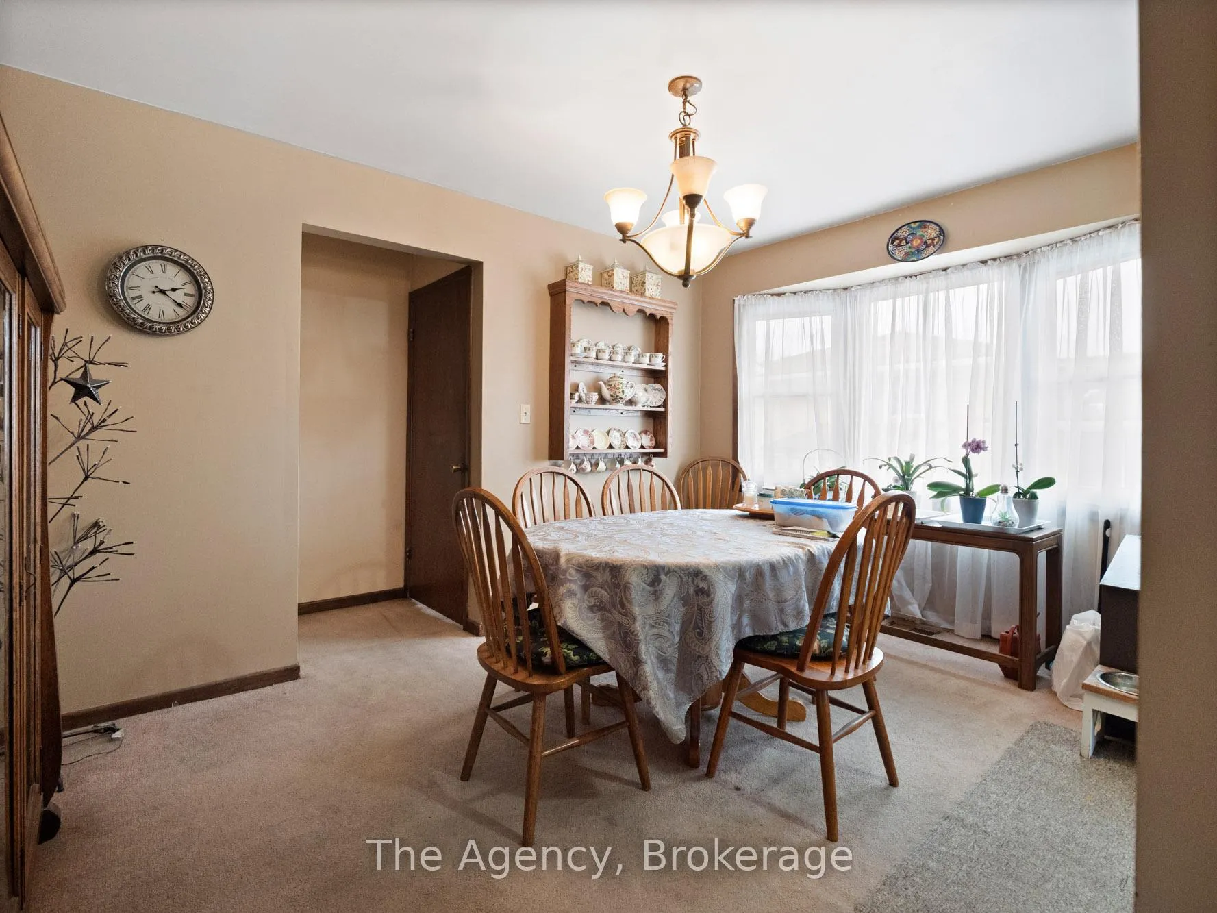 Photo 8 of 20 Brackencrest Road, St. Catharines, Secord Woods — HOMEH