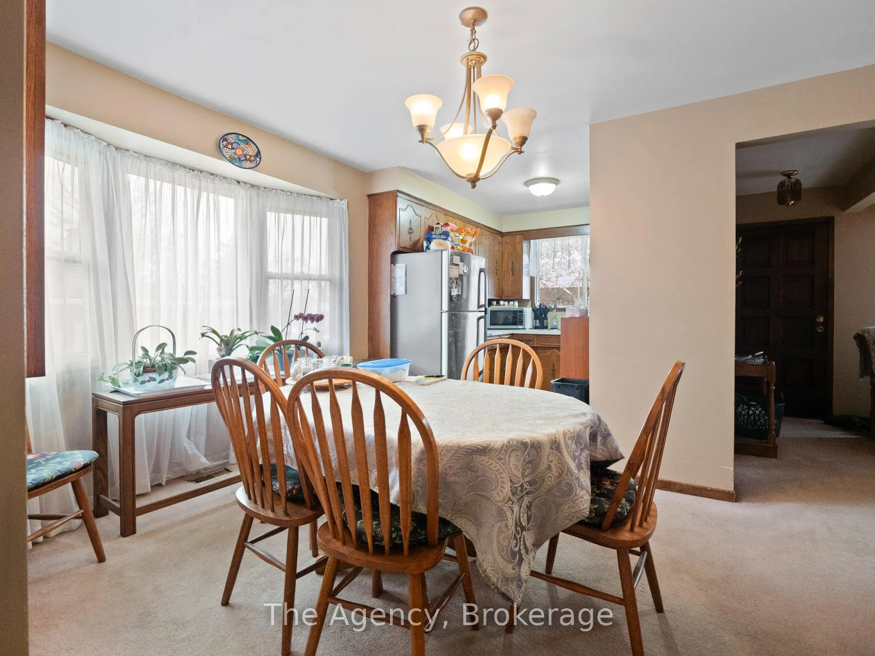 Photo 9 of 20 Brackencrest Road, St. Catharines, Secord Woods — HOMEH