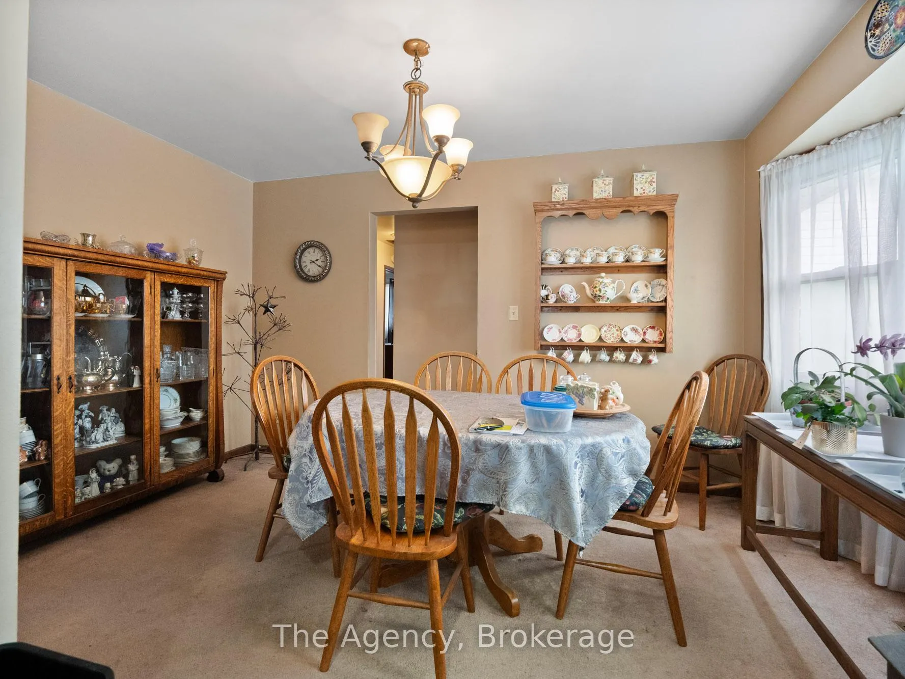 Photo 10 of 20 Brackencrest Road, St. Catharines, Secord Woods — HOMEH
