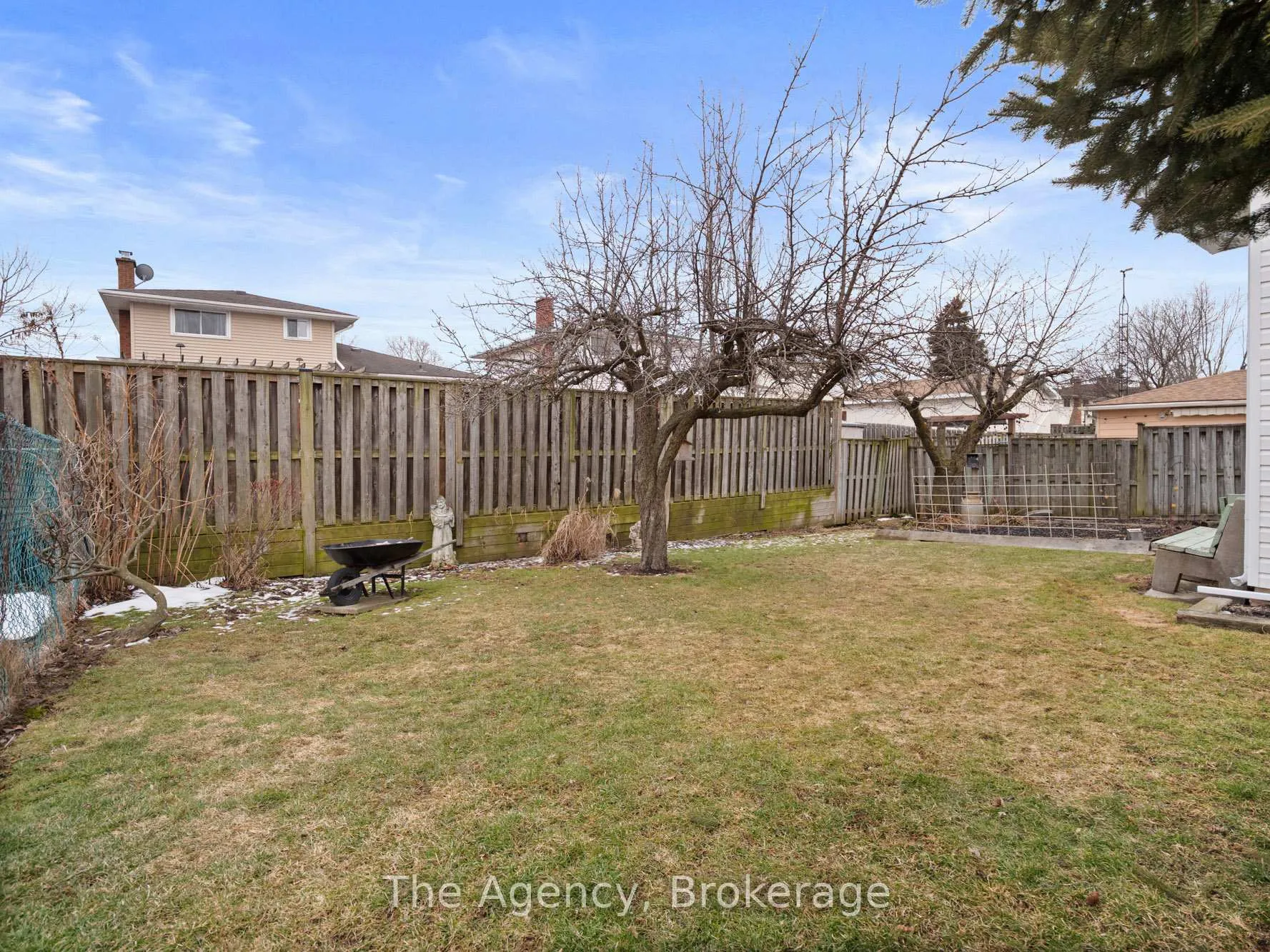 Photo 31 of 20 Brackencrest Road, St. Catharines, Secord Woods — HOMEH