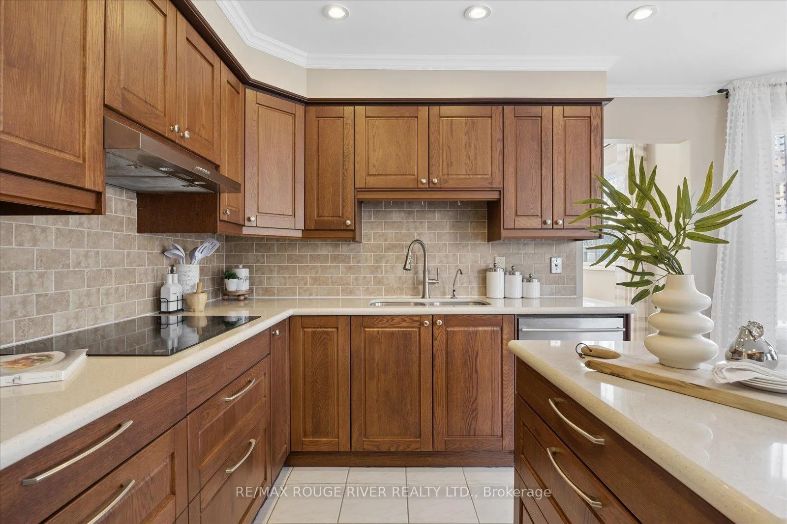 Photo 12 of 598 Maitland Drive, Pickering, Rosebank — HOMEH