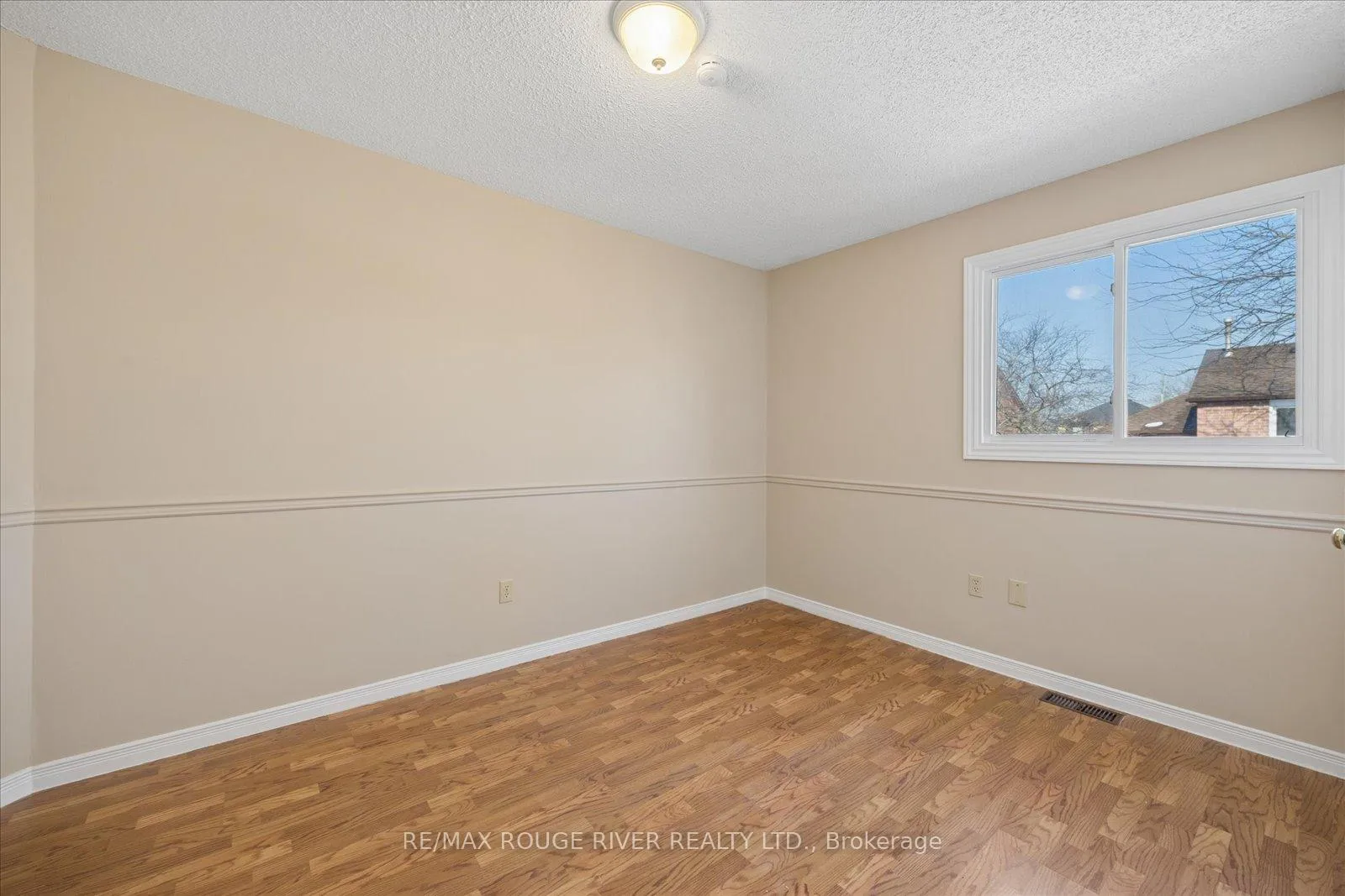 Photo 26 of 598 Maitland Drive, Pickering, Rosebank — HOMEH