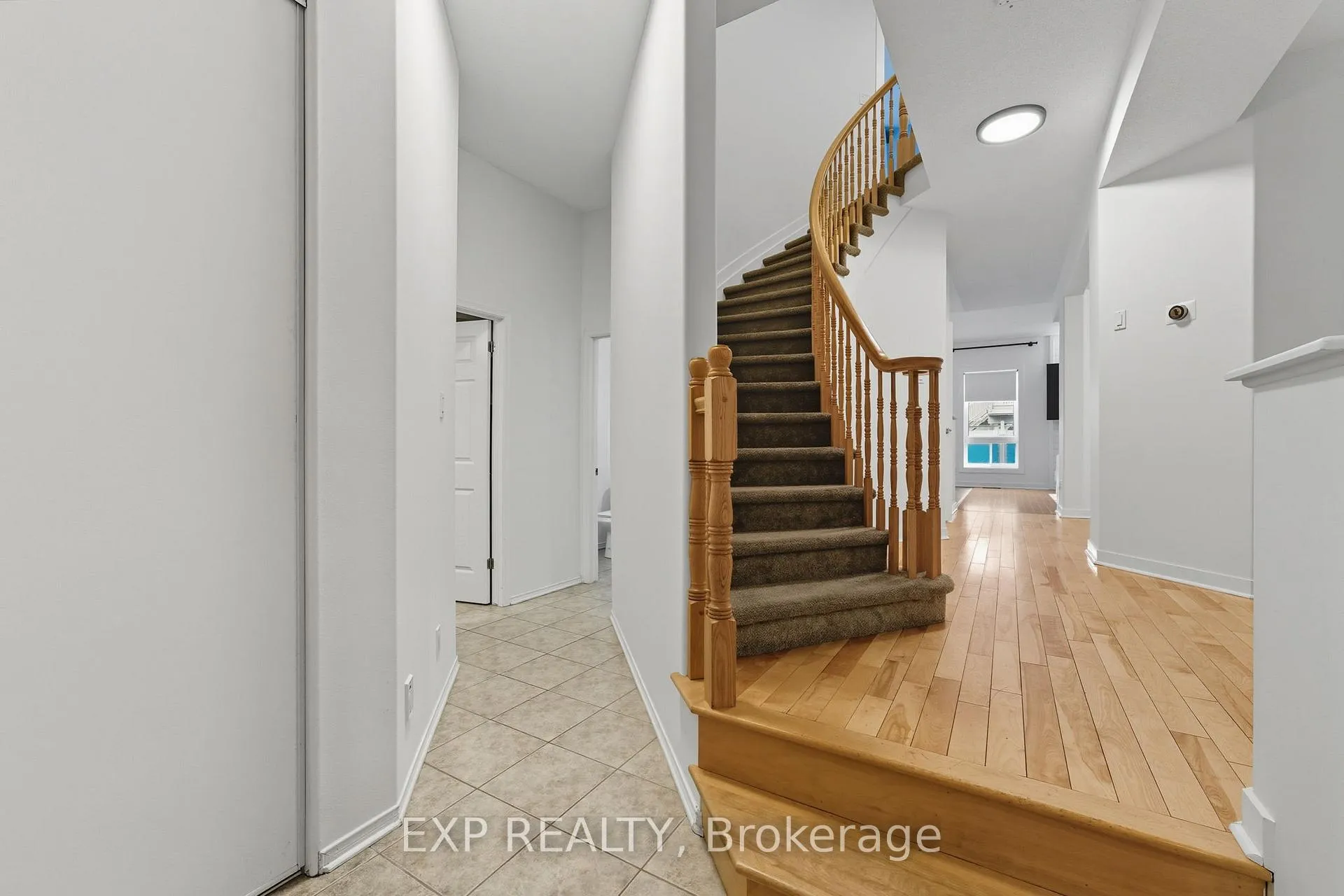 Photo 5 of 16 North Harrow Drive, Ottawa, Barrhaven - Longfields — HOMEH