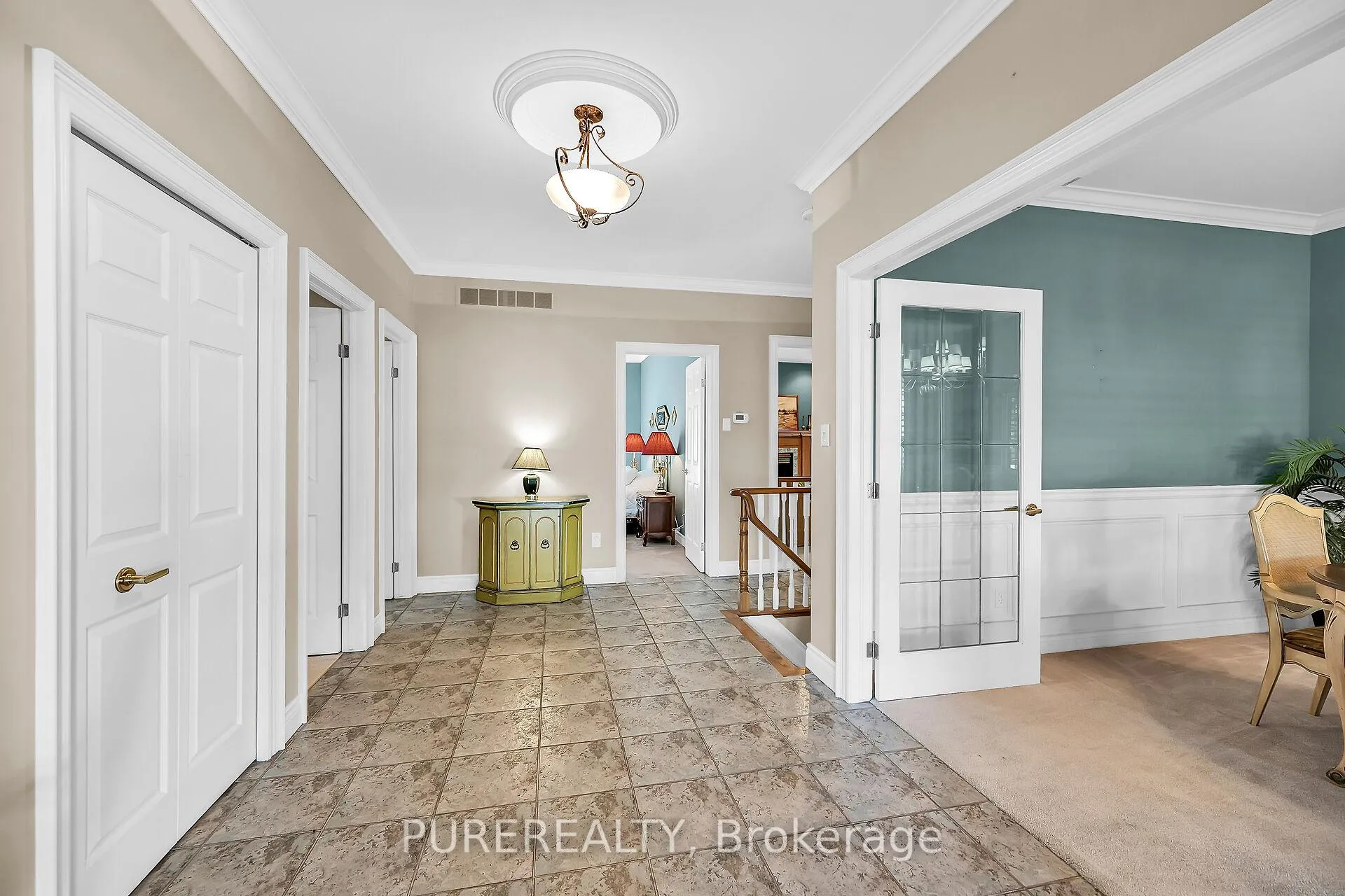 Photo 3 of 223 Greenbriar Road, Hamilton, Meadowlands — HOMEH