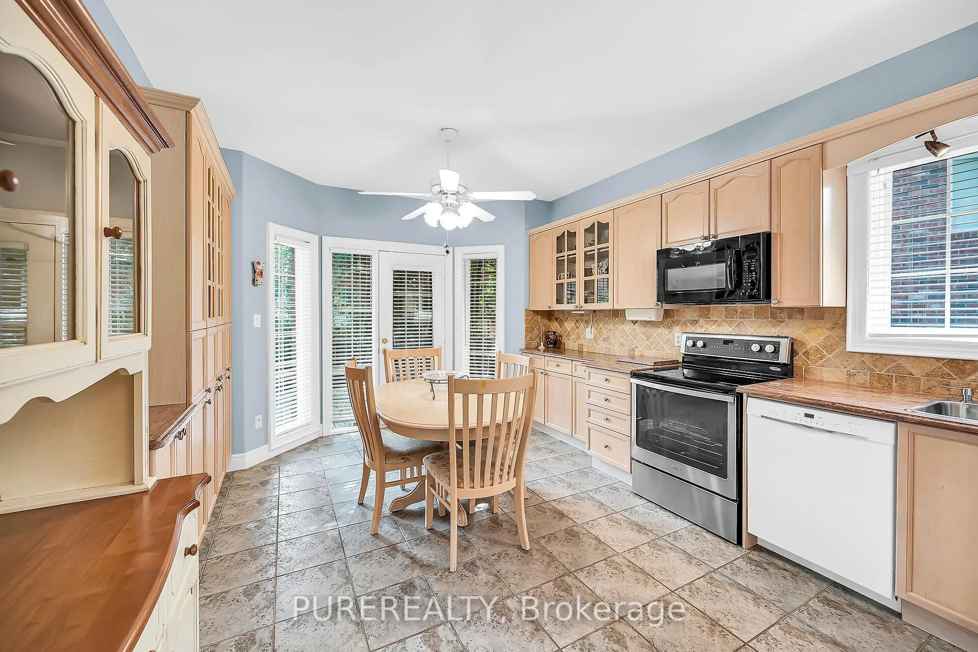 Photo 6 of 223 Greenbriar Road, Hamilton, Meadowlands — HOMEH