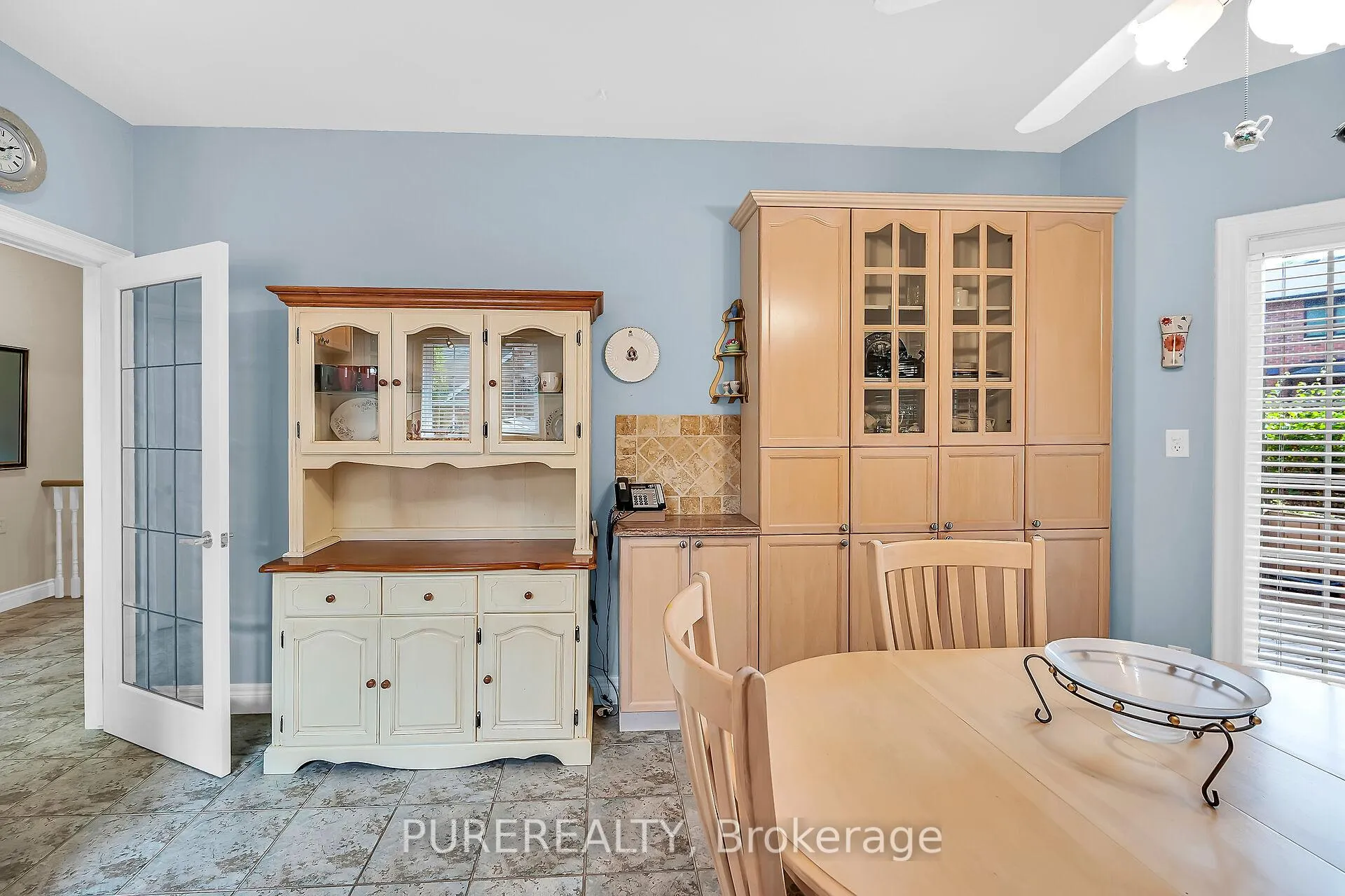 Photo 9 of 223 Greenbriar Road, Hamilton, Meadowlands — HOMEH