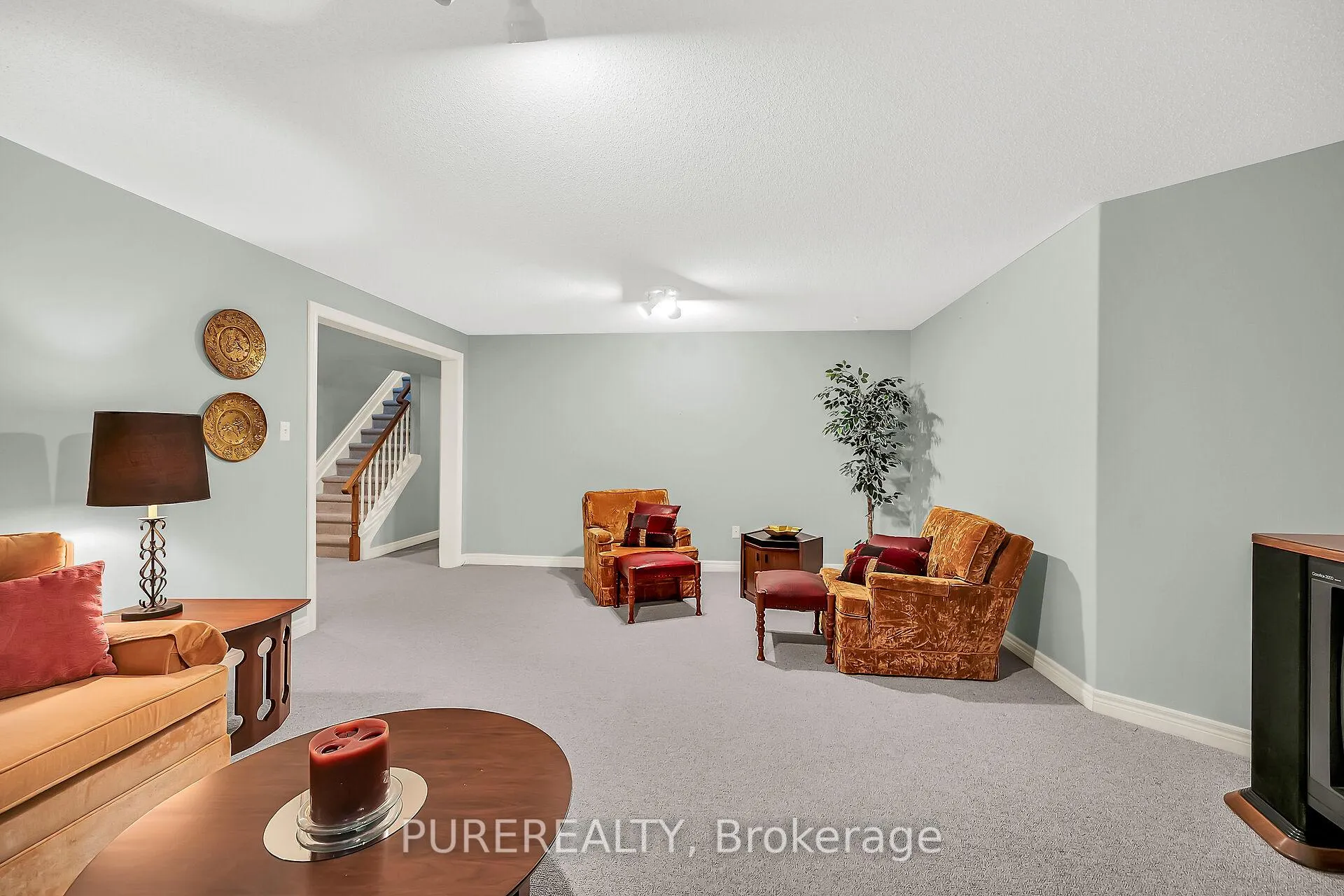 Photo 17 of 223 Greenbriar Road, Hamilton, Meadowlands — HOMEH