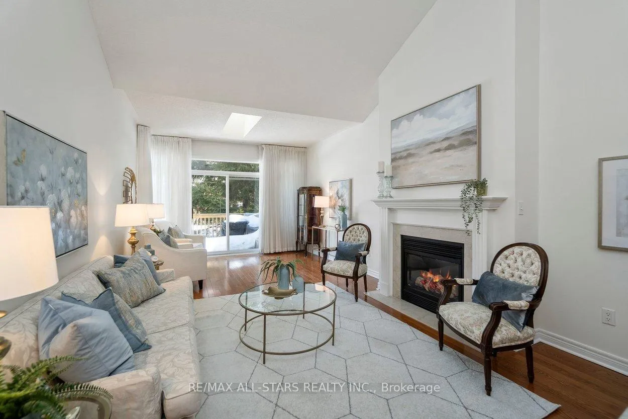 Photo 3 of 21 Wave Hill Way, Markham, Greensborough — HOMEH