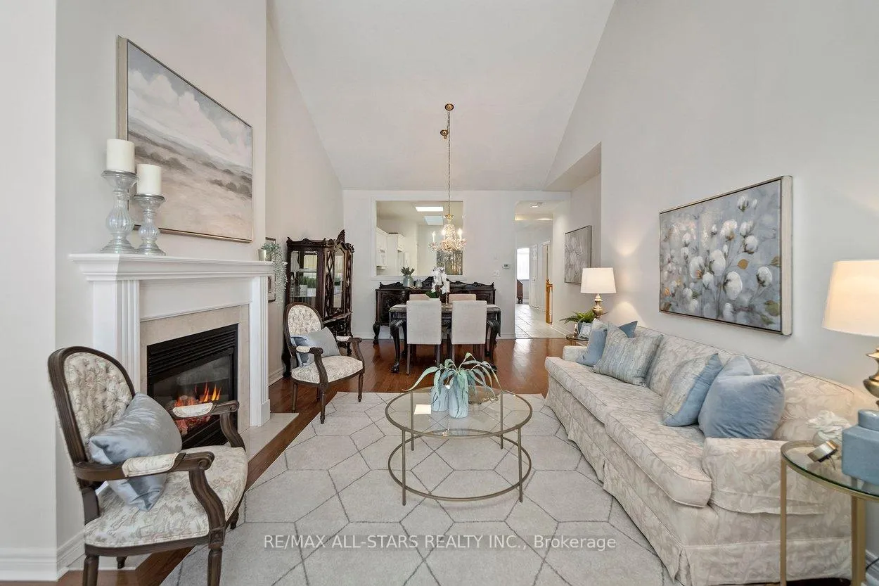 Photo 5 of 21 Wave Hill Way, Markham, Greensborough — HOMEH