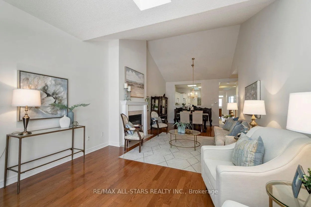 Photo 6 of 21 Wave Hill Way, Markham, Greensborough — HOMEH