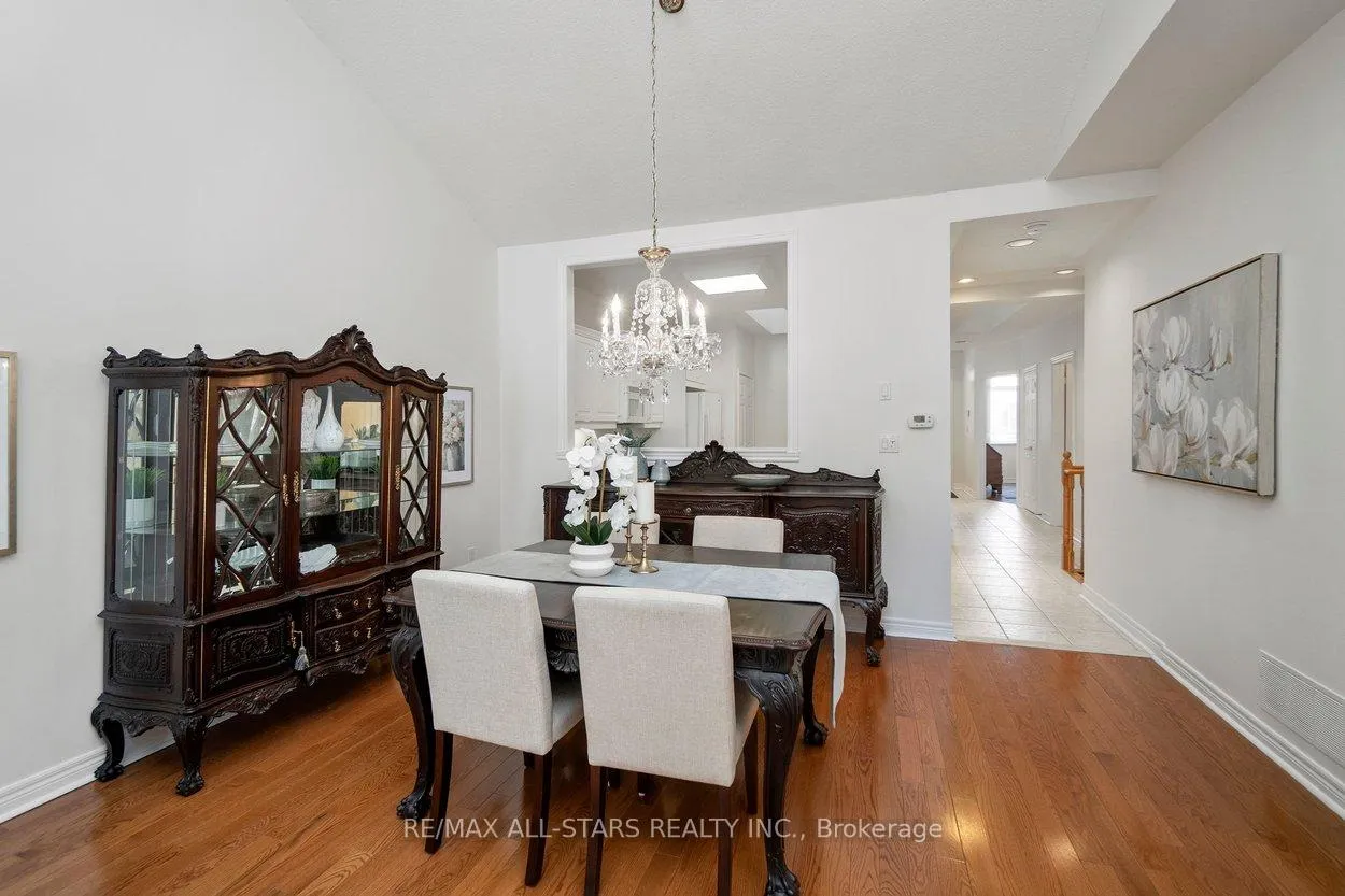 Photo 10 of 21 Wave Hill Way, Markham, Greensborough — HOMEH