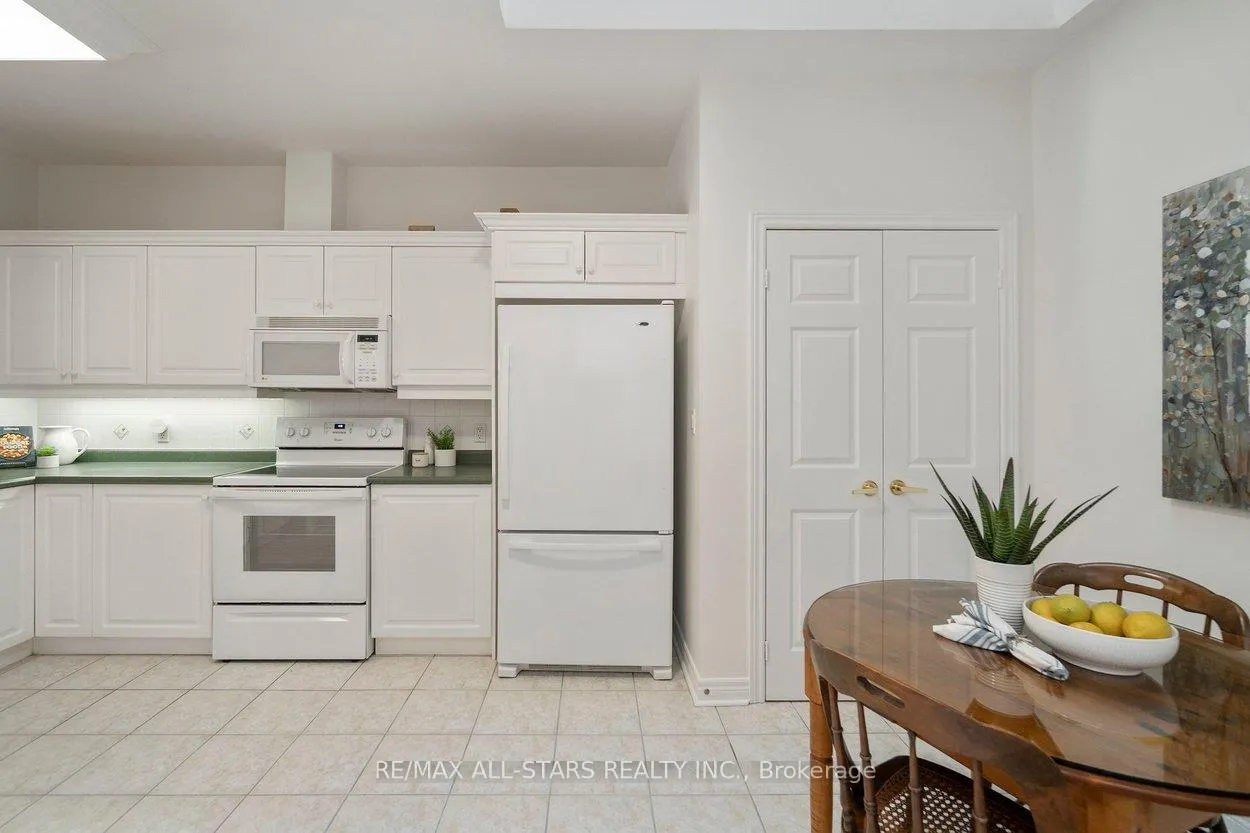 Photo 15 of 21 Wave Hill Way, Markham, Greensborough — HOMEH
