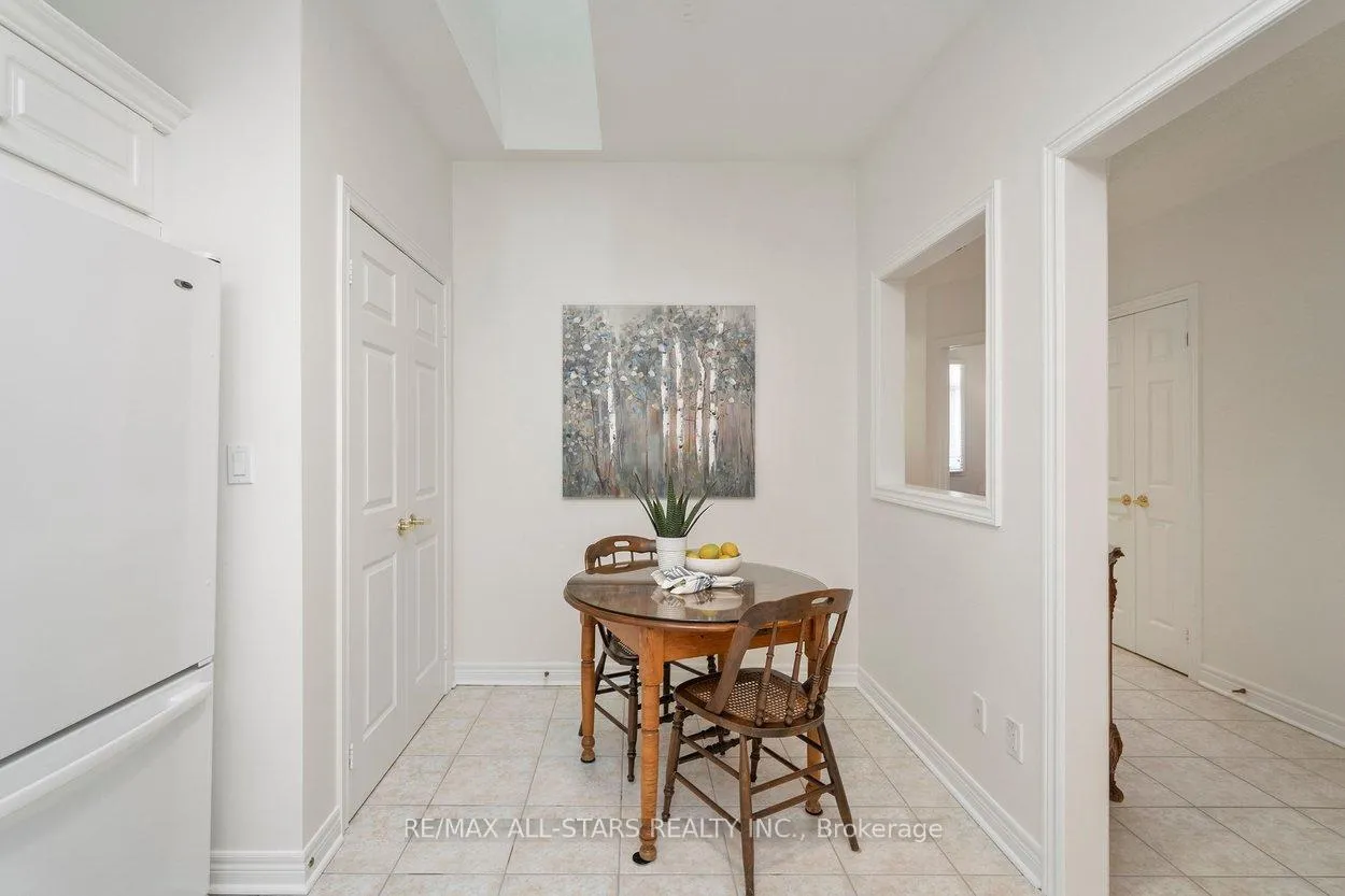 Photo 16 of 21 Wave Hill Way, Markham, Greensborough — HOMEH