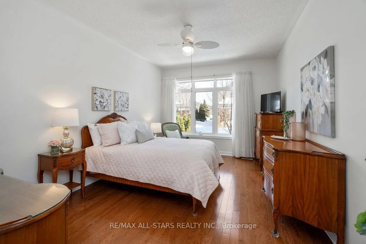 Photo 18 of 21 Wave Hill Way, Markham, Greensborough — HOMEH