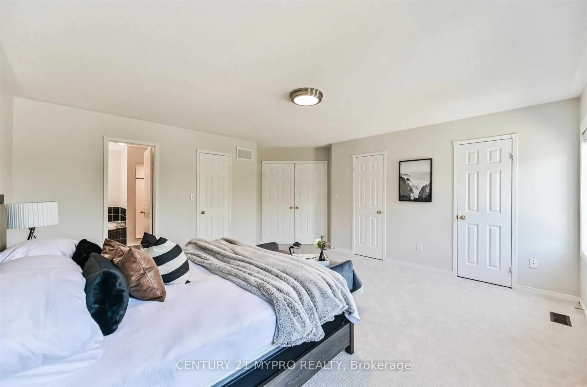 Photo 17 of 60 Hibbard Drive, Ajax, Central — HOMEH